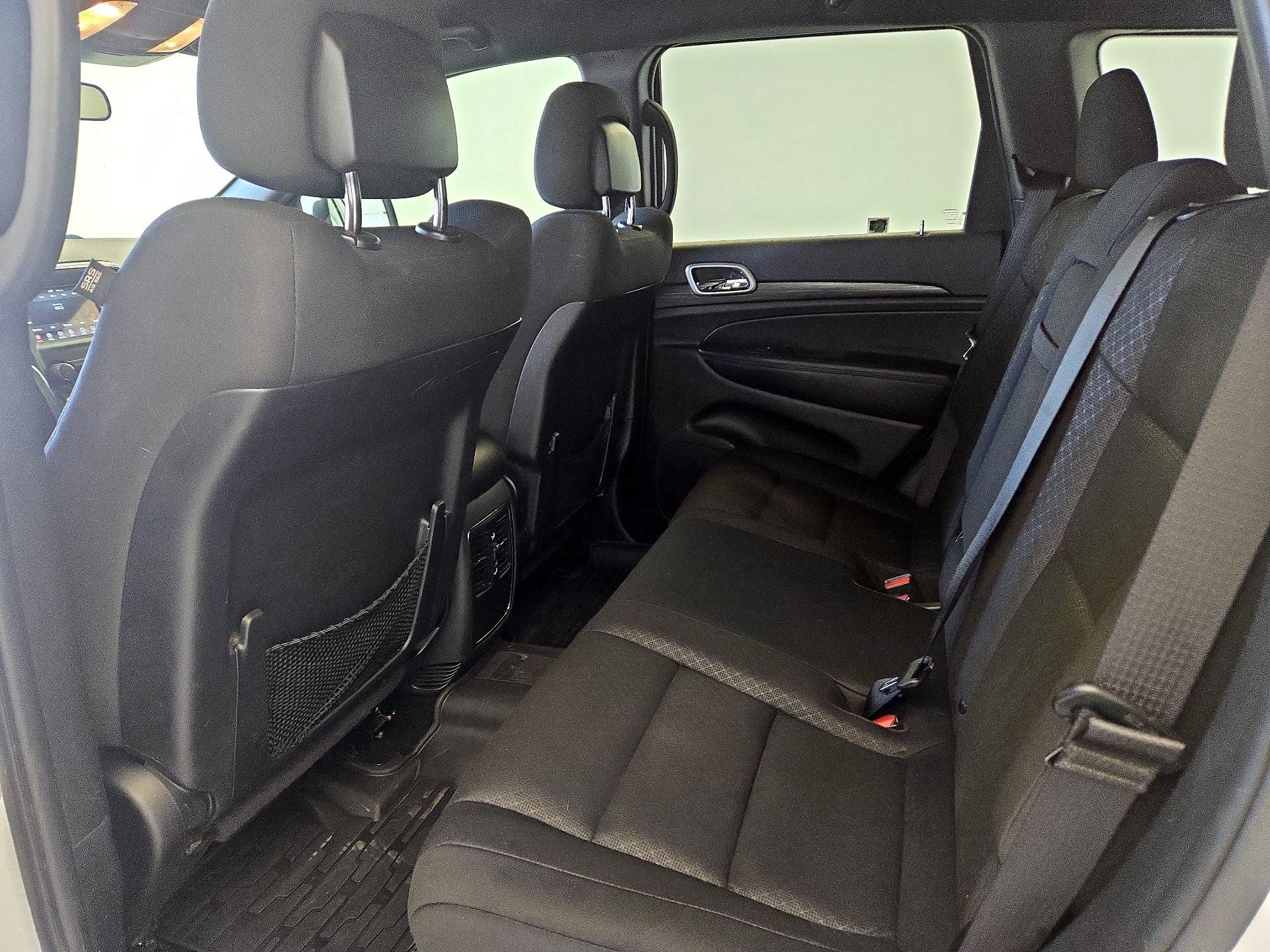 Thumbnail: 2020 Jeep Grand Cherokee - 17