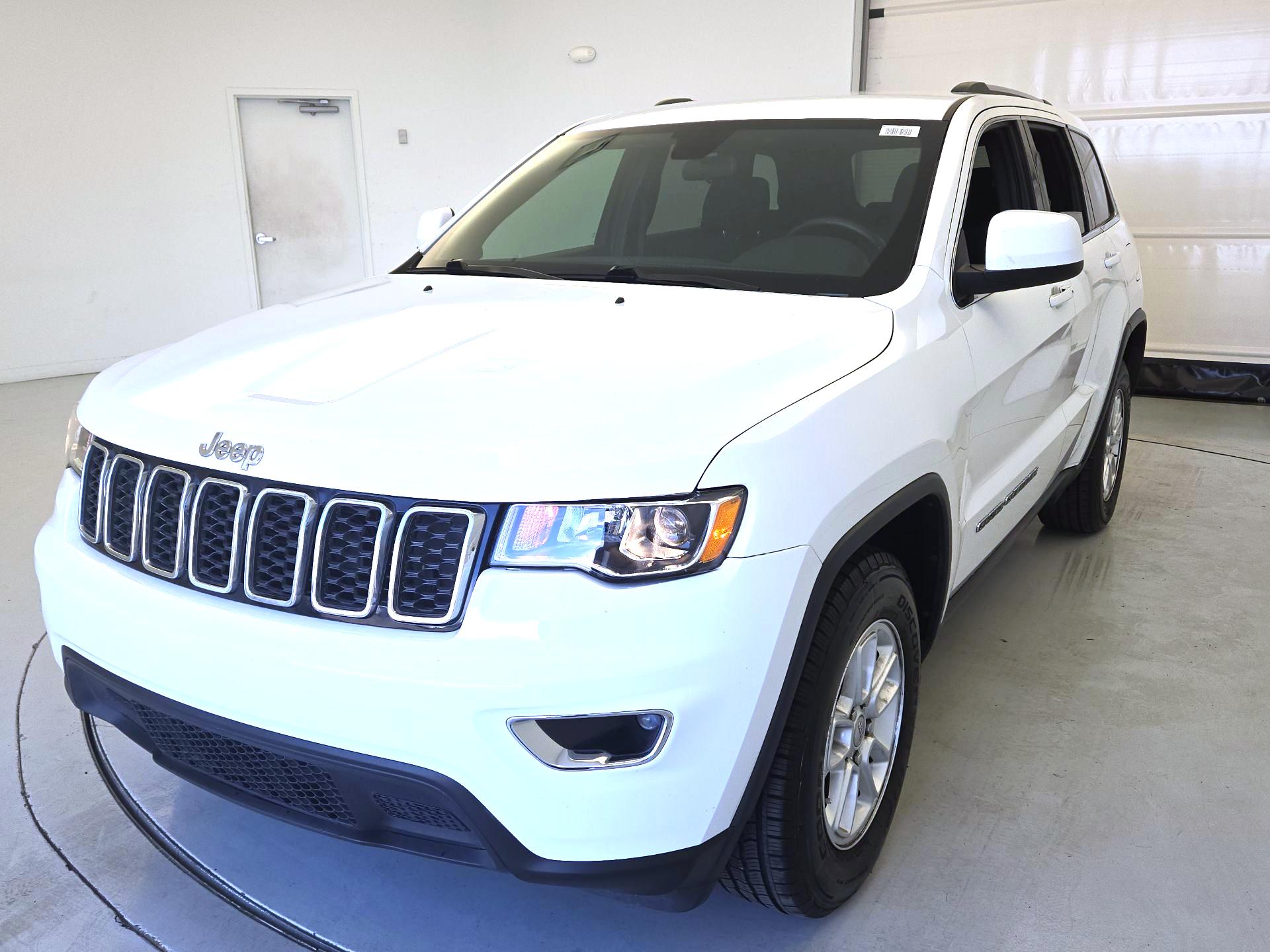 Thumbnail: 2020 Jeep Grand Cherokee - 3