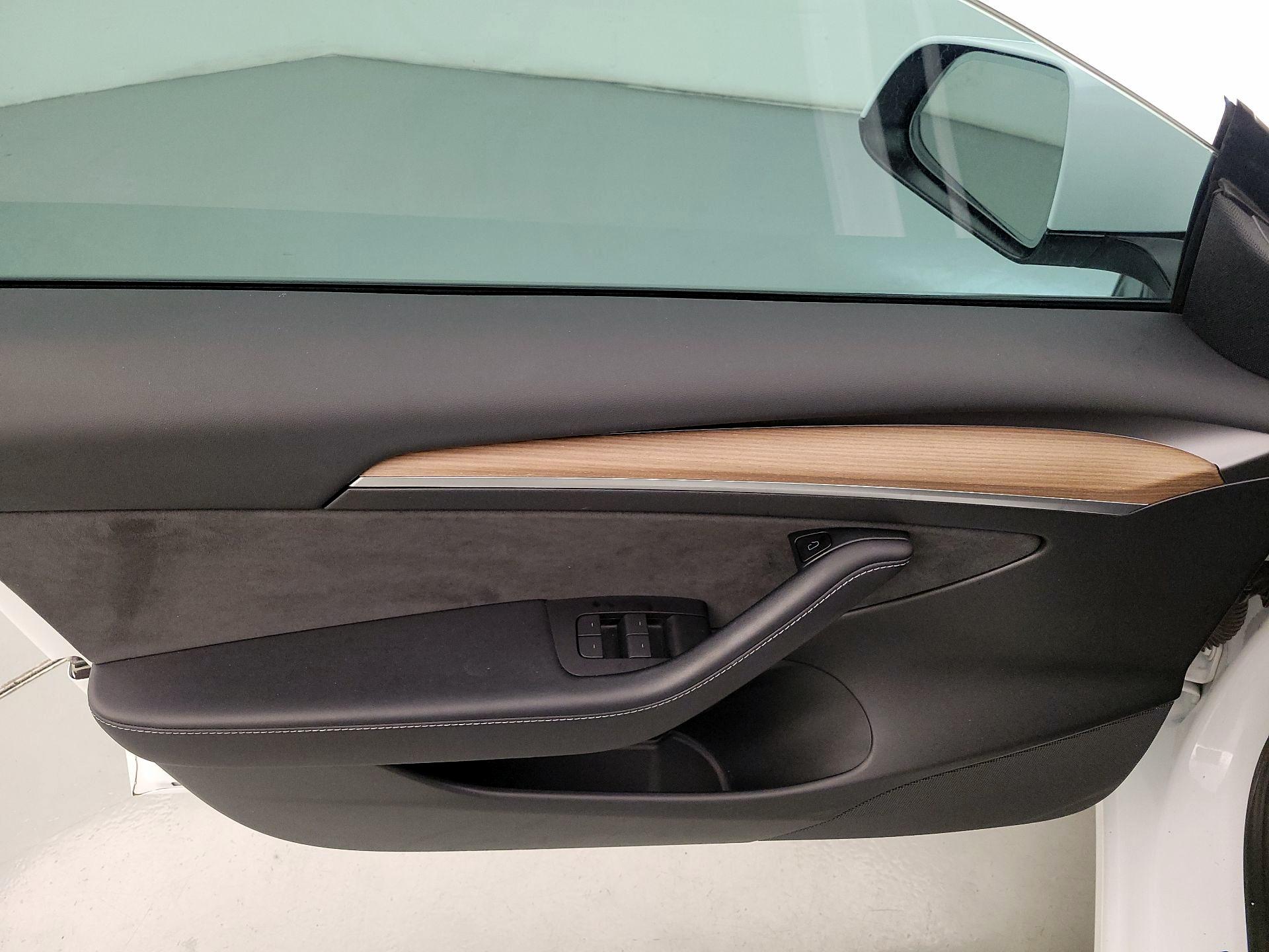 Thumbnail: 2023 Tesla Model 3 - 12