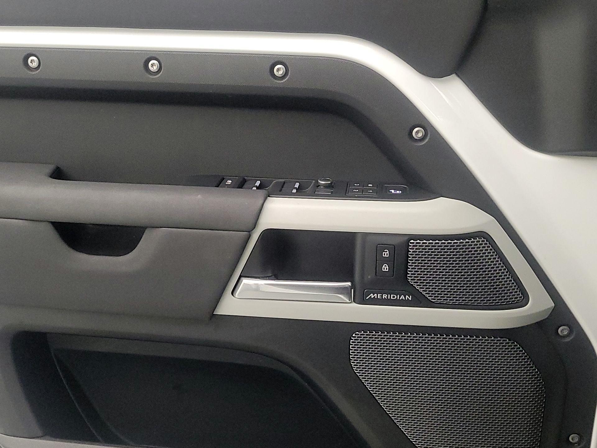 Thumbnail: 2020 Land Rover Defender - 12