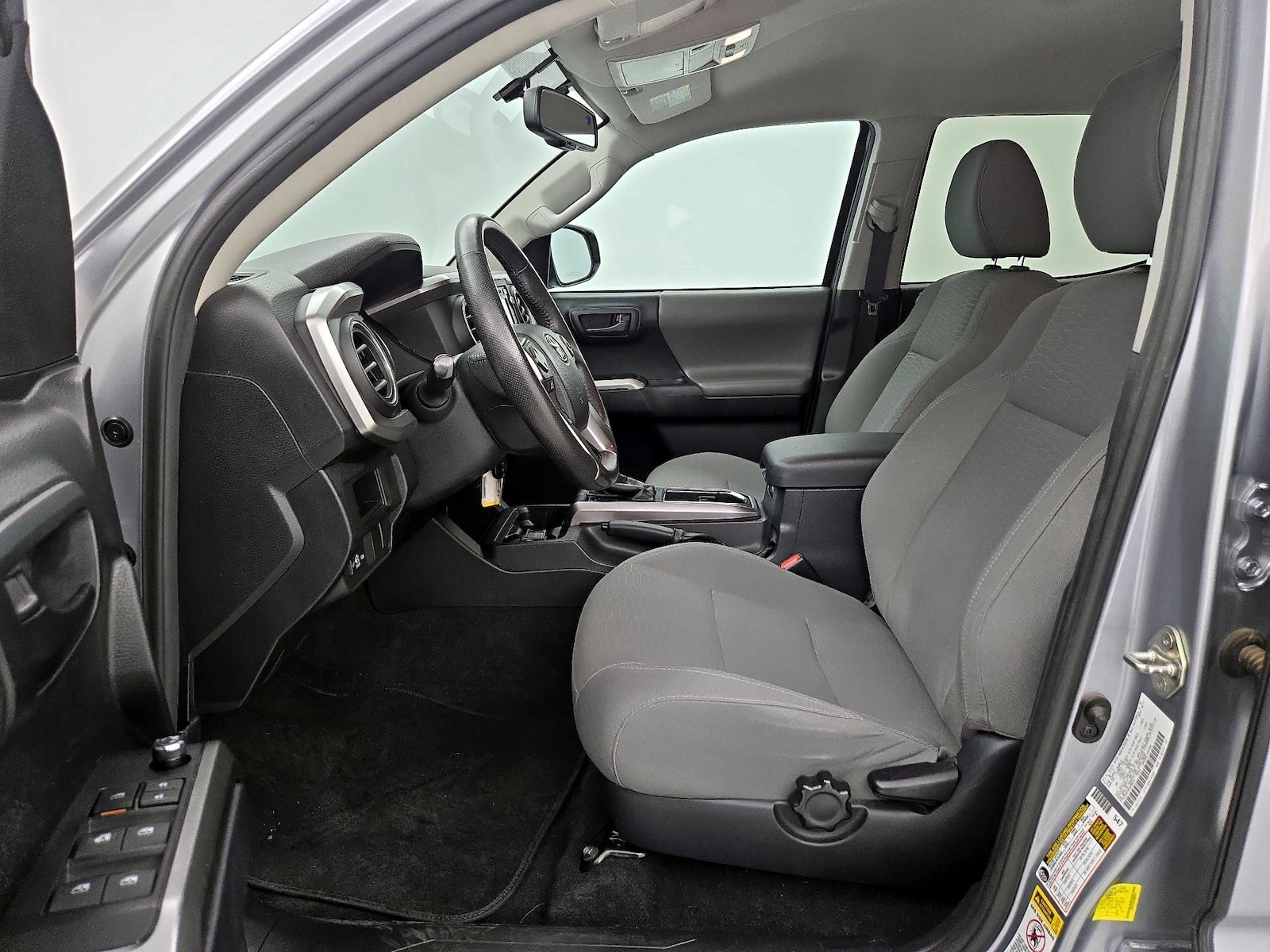 2017 Toyota Tacoma SR5 - Photo 12