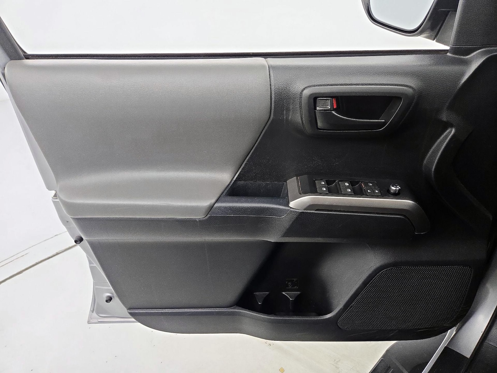 2017 Toyota Tacoma SR5 - Photo 13