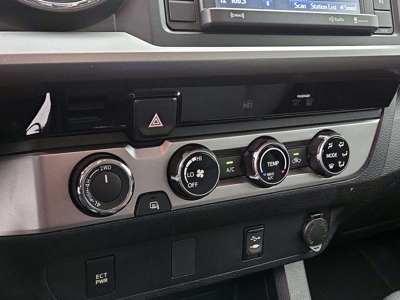 2017 Toyota Tacoma SR5 - Photo 17