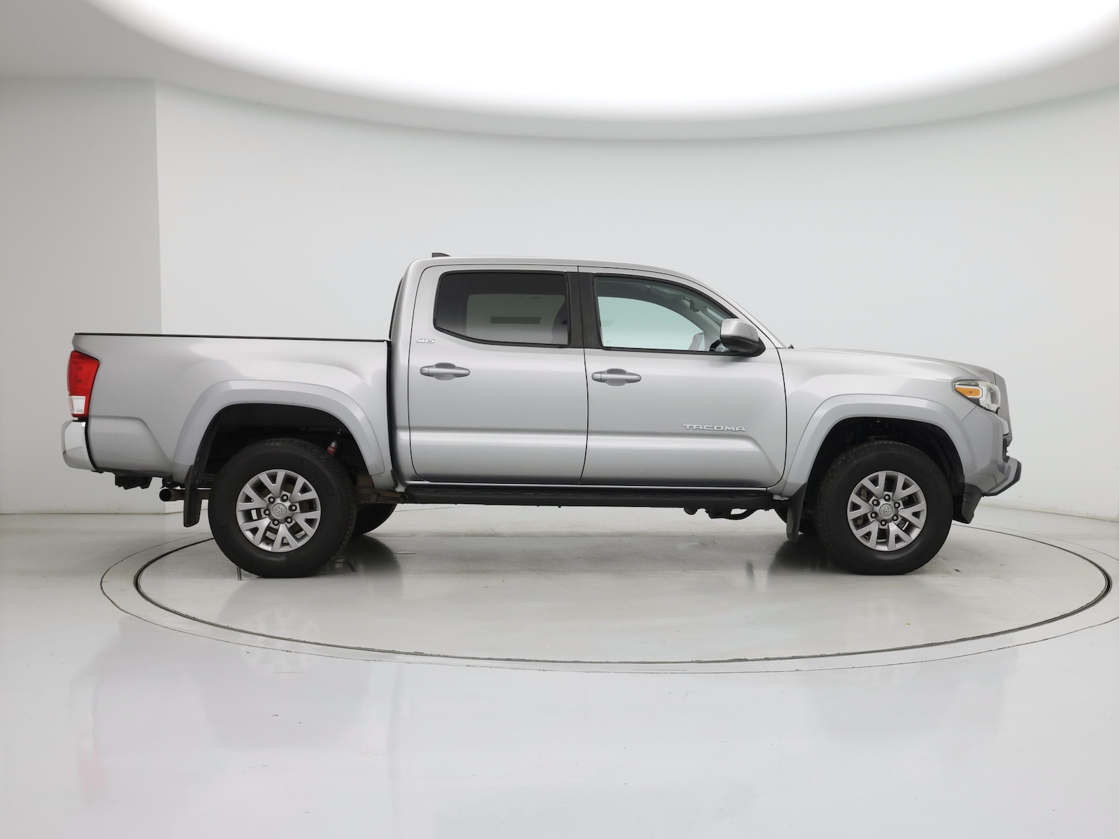 2017 Toyota Tacoma SR5 - Photo 8