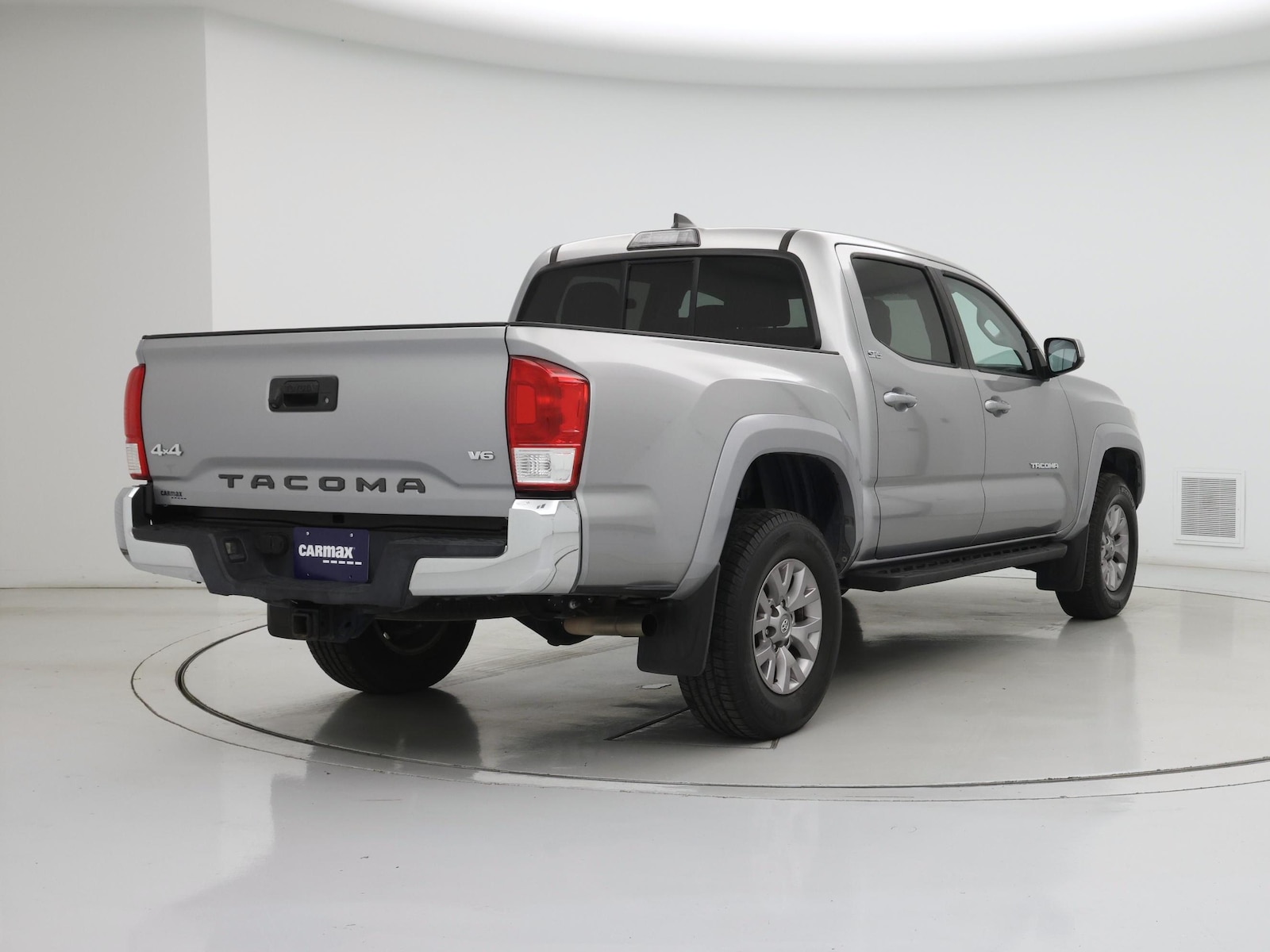 2017 Toyota Tacoma SR5 - Photo 9