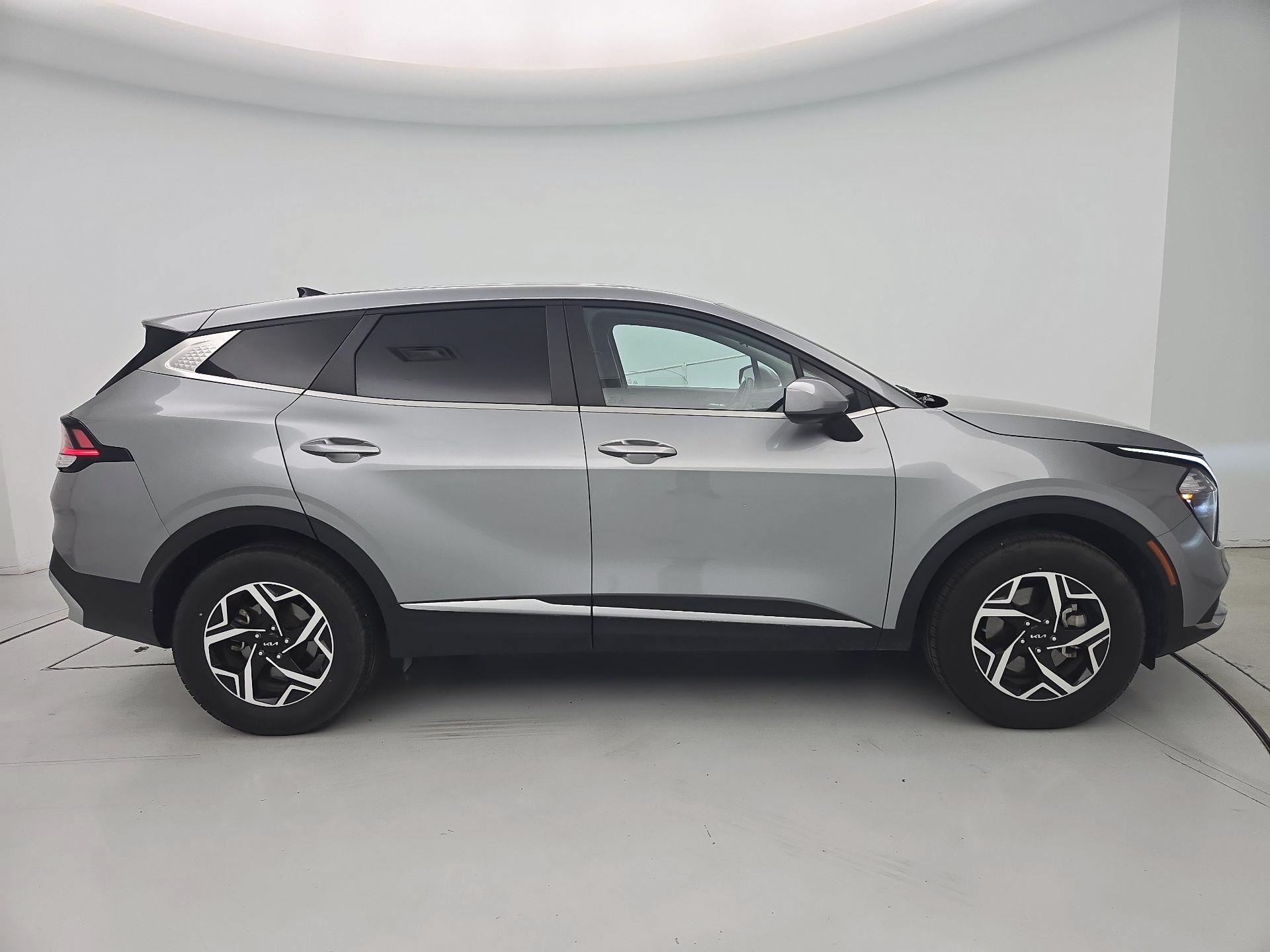 Thumbnail: 2023 Kia Sportage - 4
