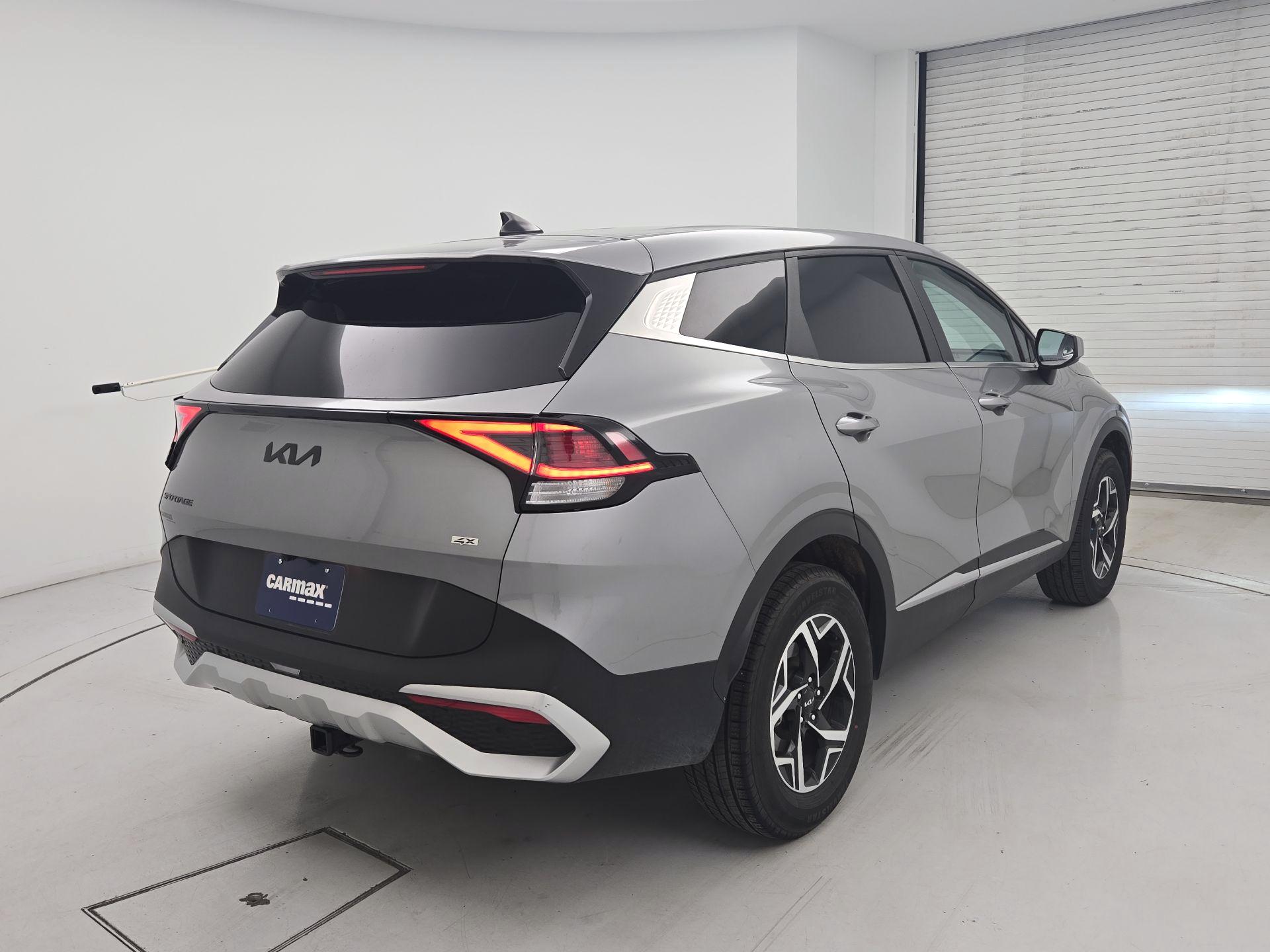 Thumbnail: 2023 Kia Sportage - 5