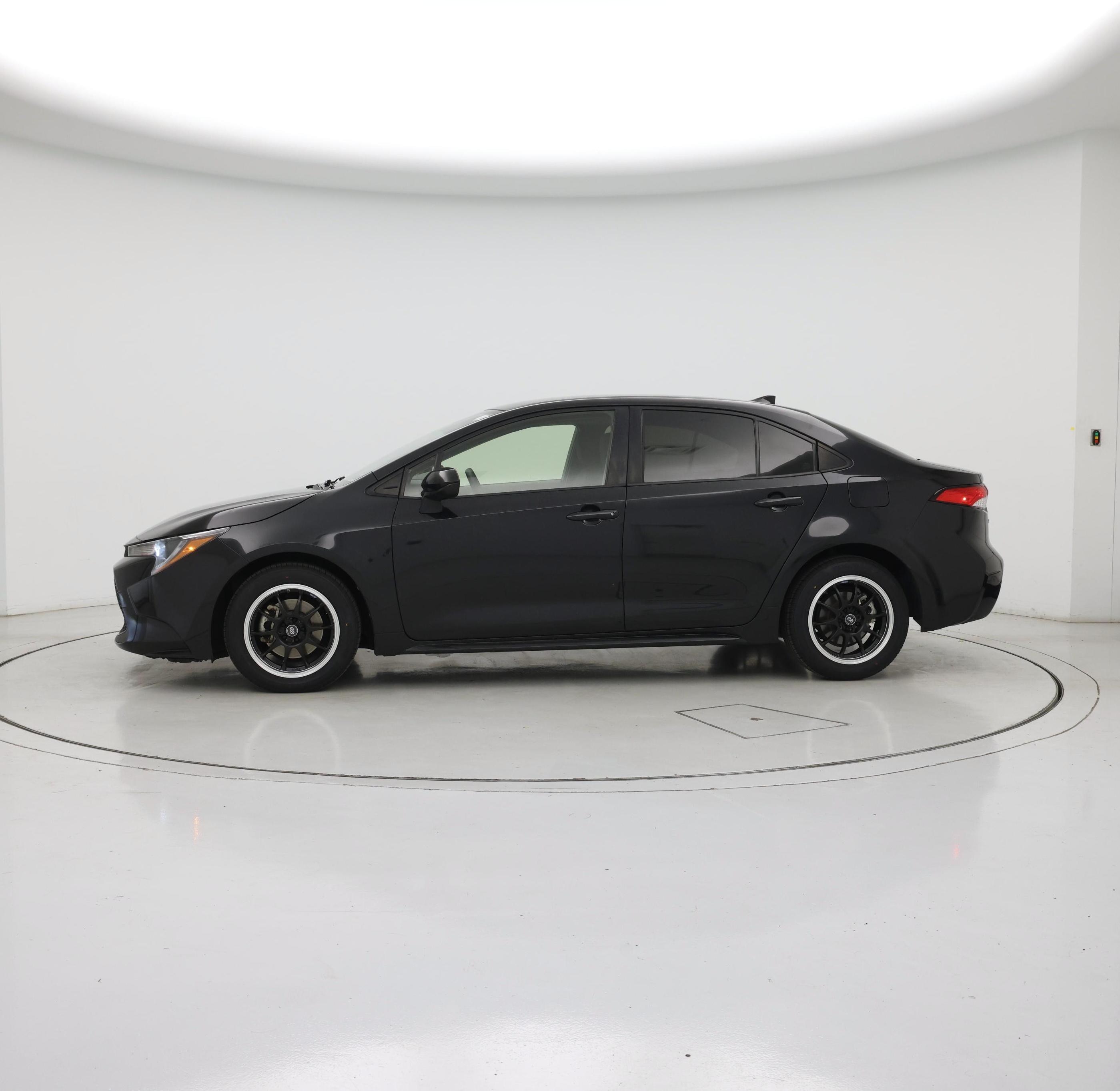 Thumbnail: 2022 Toyota Corolla - 3