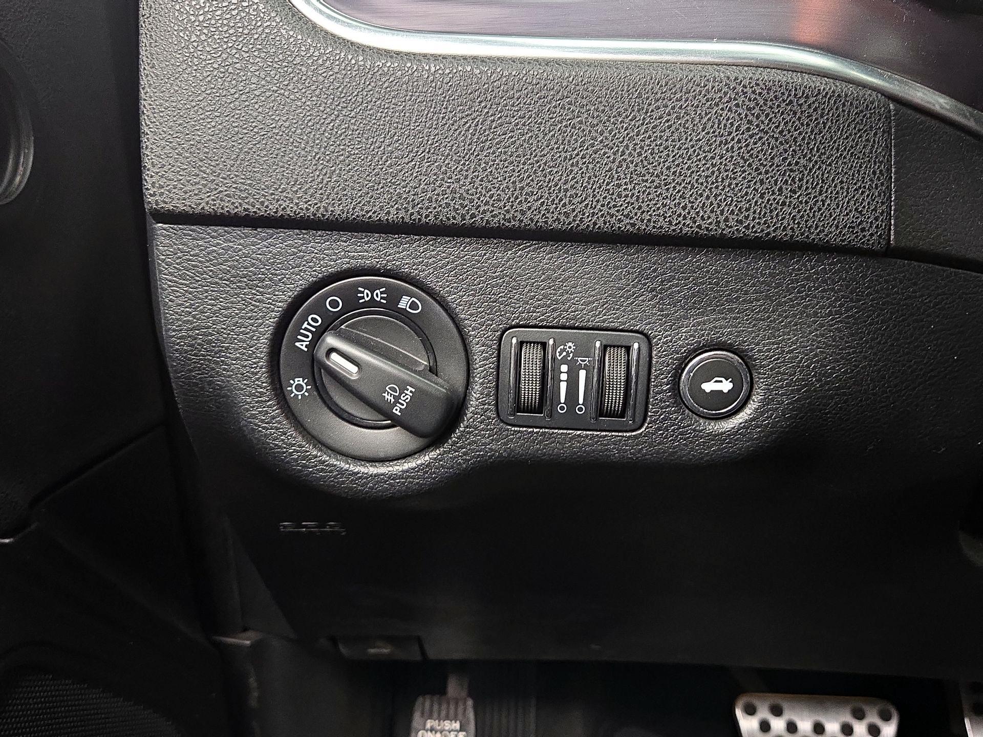 Thumbnail: 2016 Dodge Charger - 13