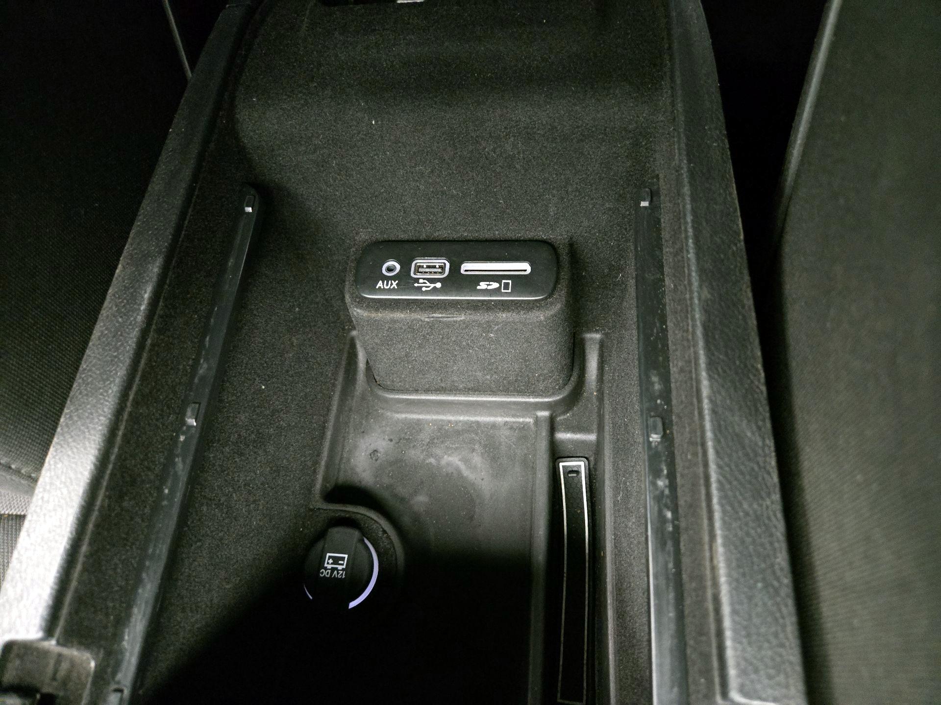Thumbnail: 2016 Dodge Charger - 19