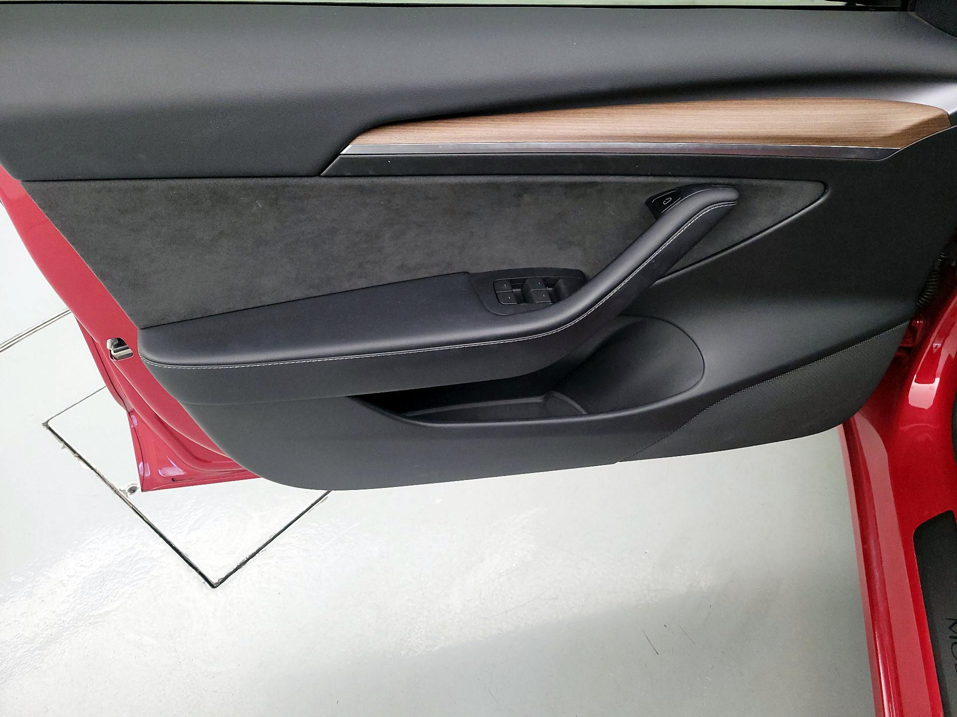 Thumbnail: 2022 Tesla Model 3 - 12