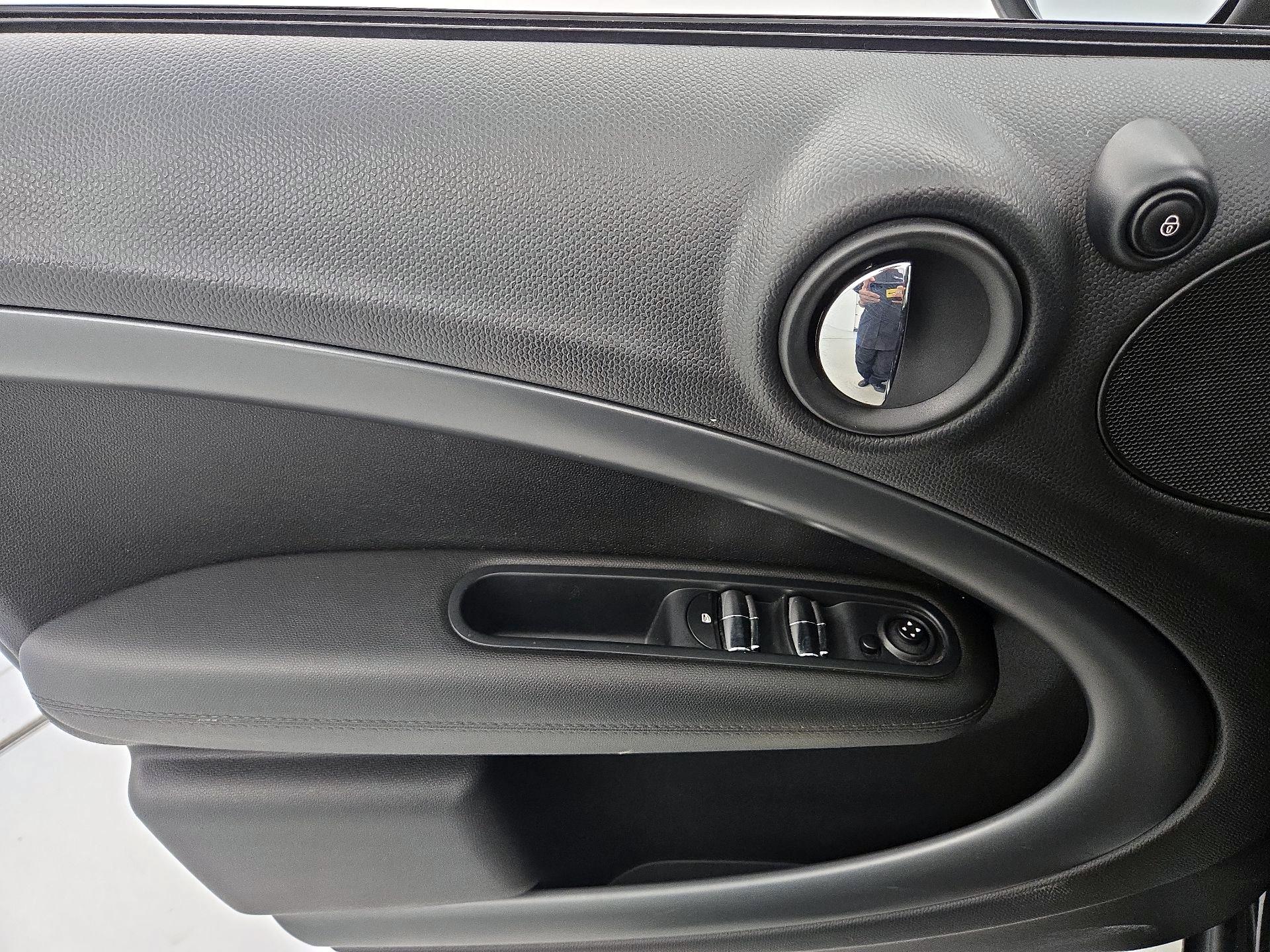 Thumbnail: 2015 MINI Cooper Countryman - 12