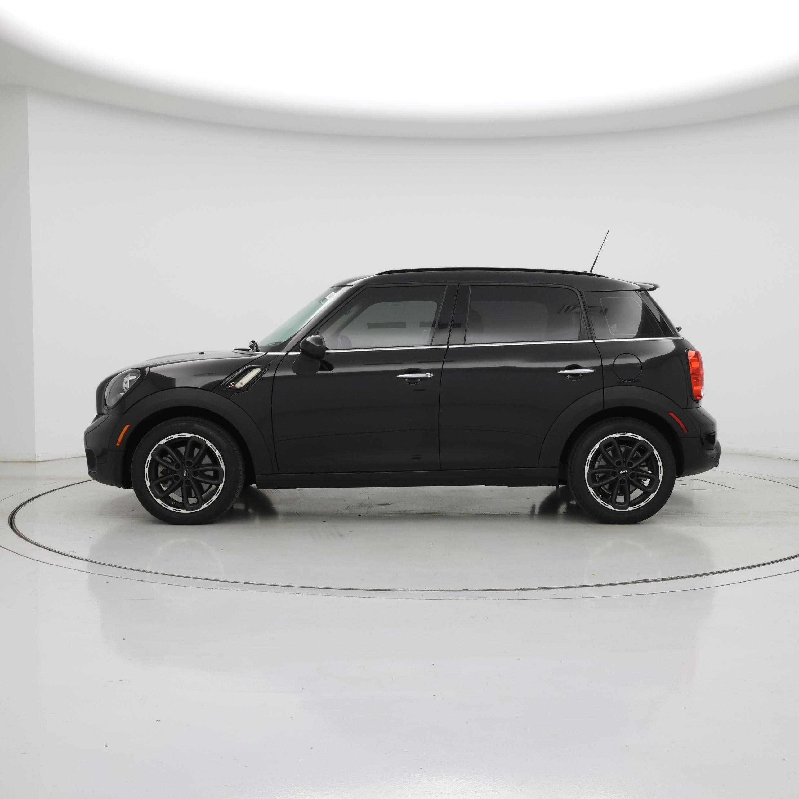 Thumbnail: 2015 MINI Cooper Countryman - 3