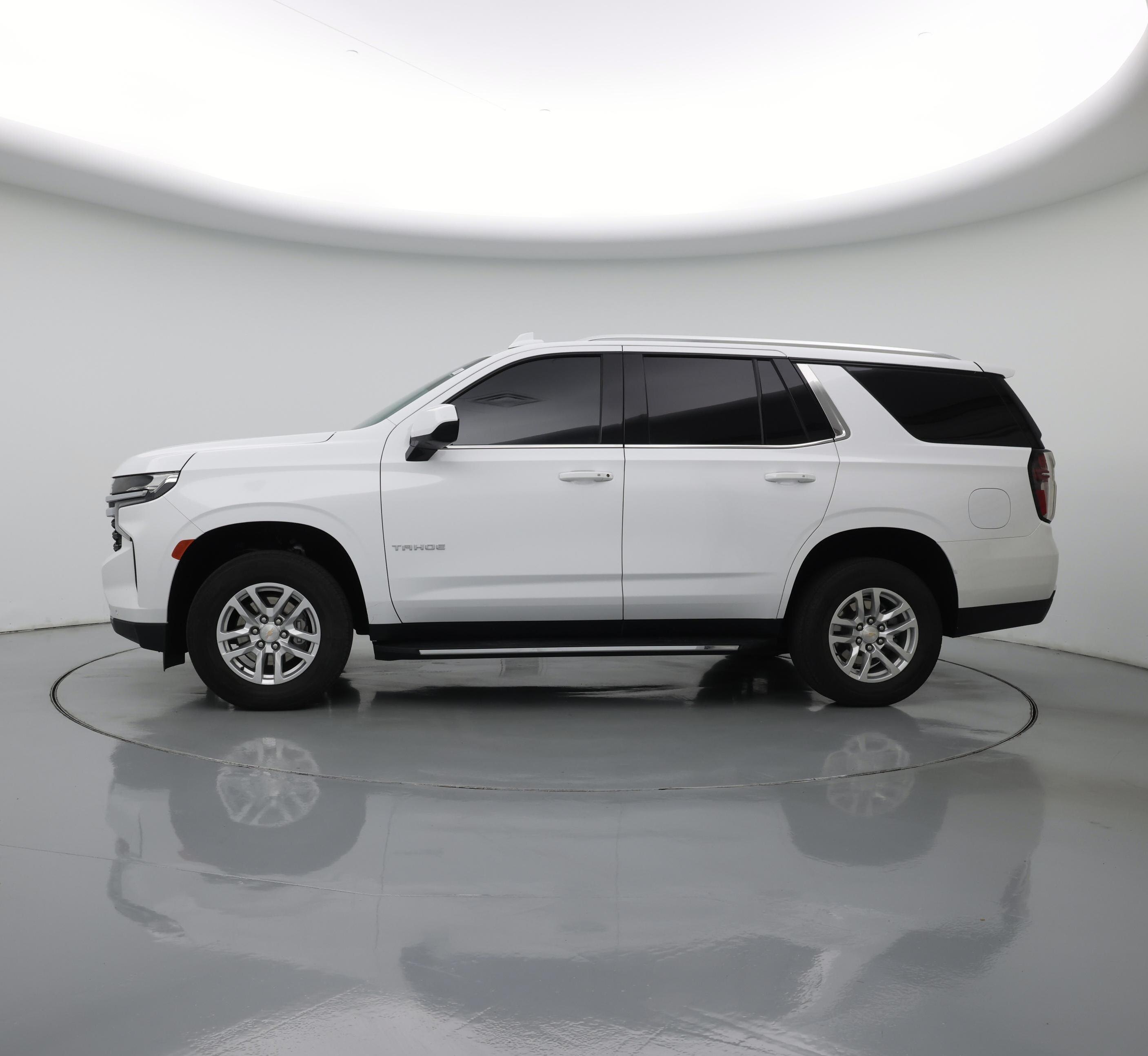 Thumbnail: 2024 Chevrolet Tahoe - 3