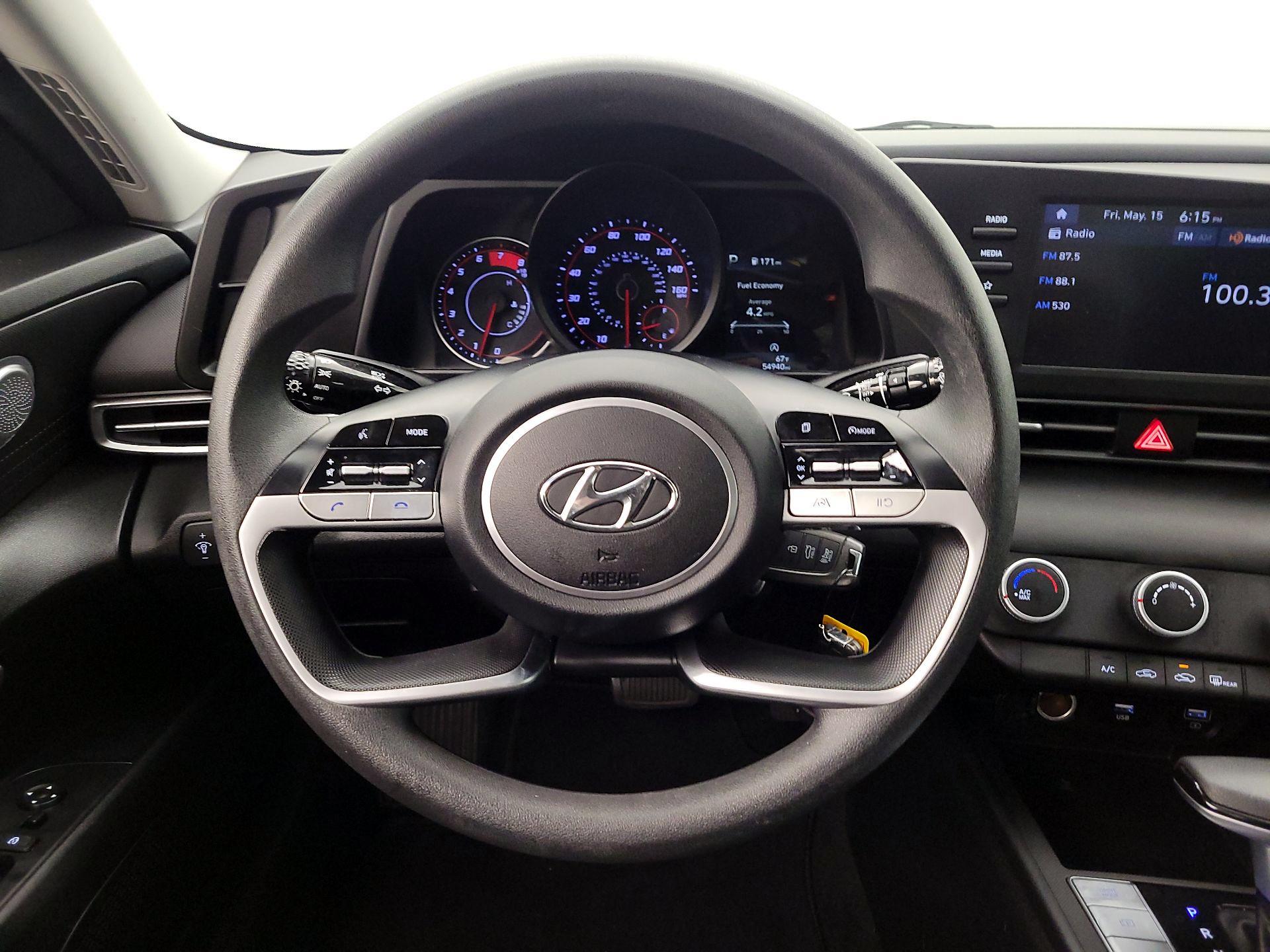 Thumbnail: 2022 Hyundai Elantra - 10