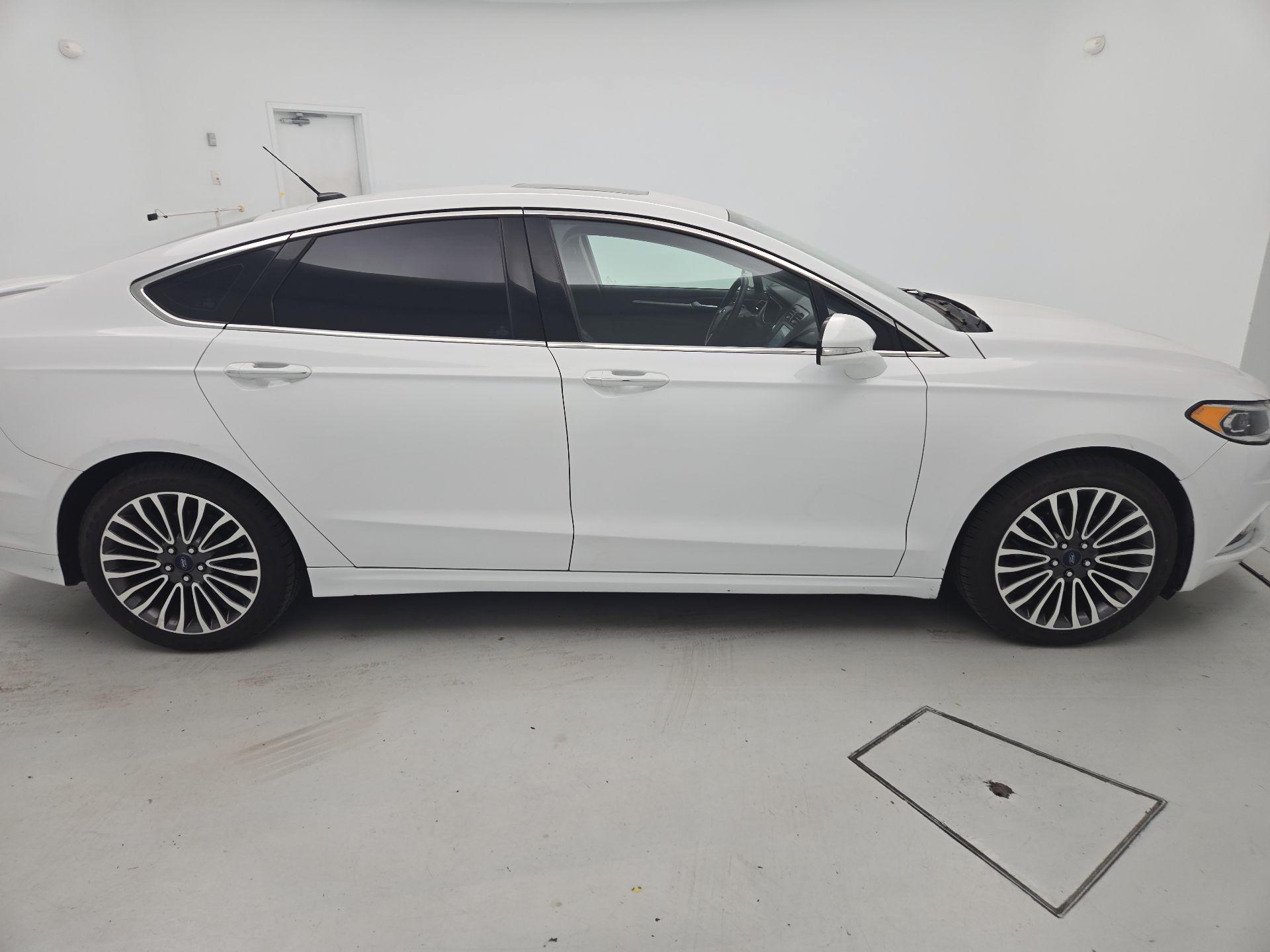 Thumbnail: 2017 Ford Fusion - 4