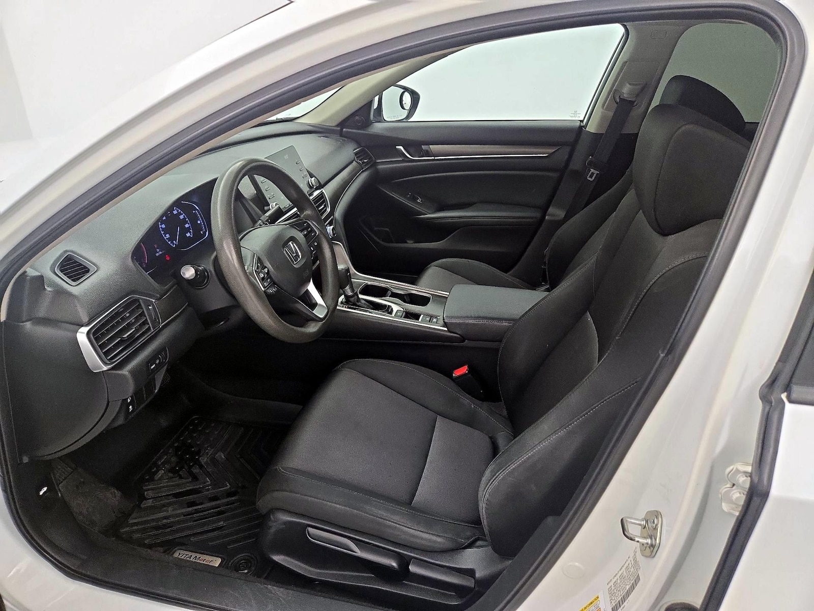 2019 Honda Accord LX - Photo 10