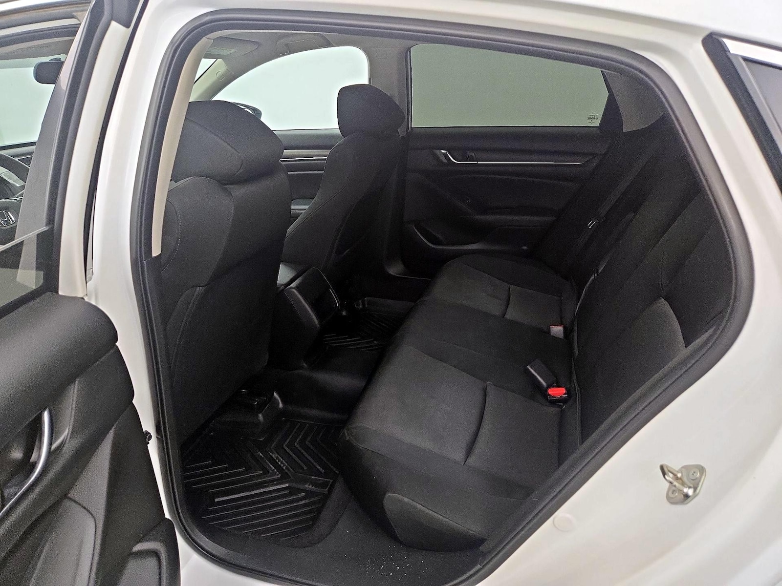 2019 Honda Accord LX - Photo 18