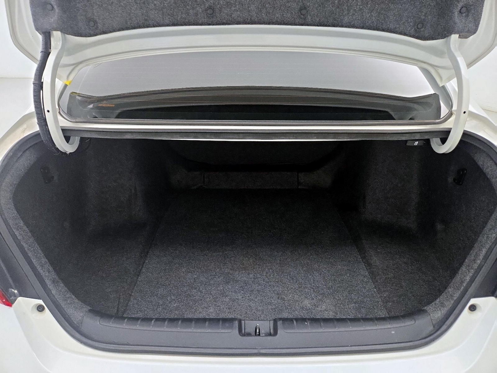 2019 Honda Accord LX - Photo 19