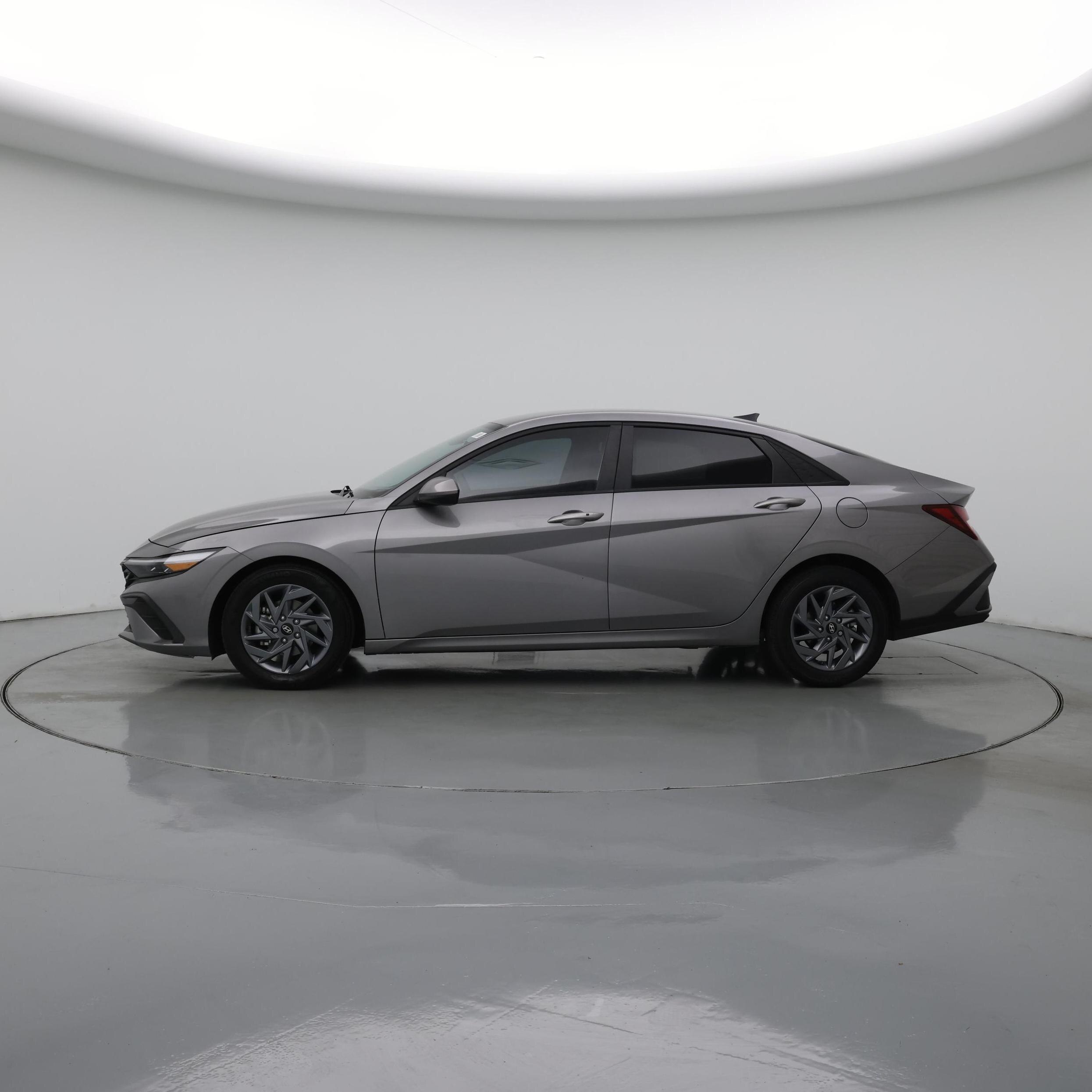 Thumbnail: 2024 Hyundai Elantra - 3