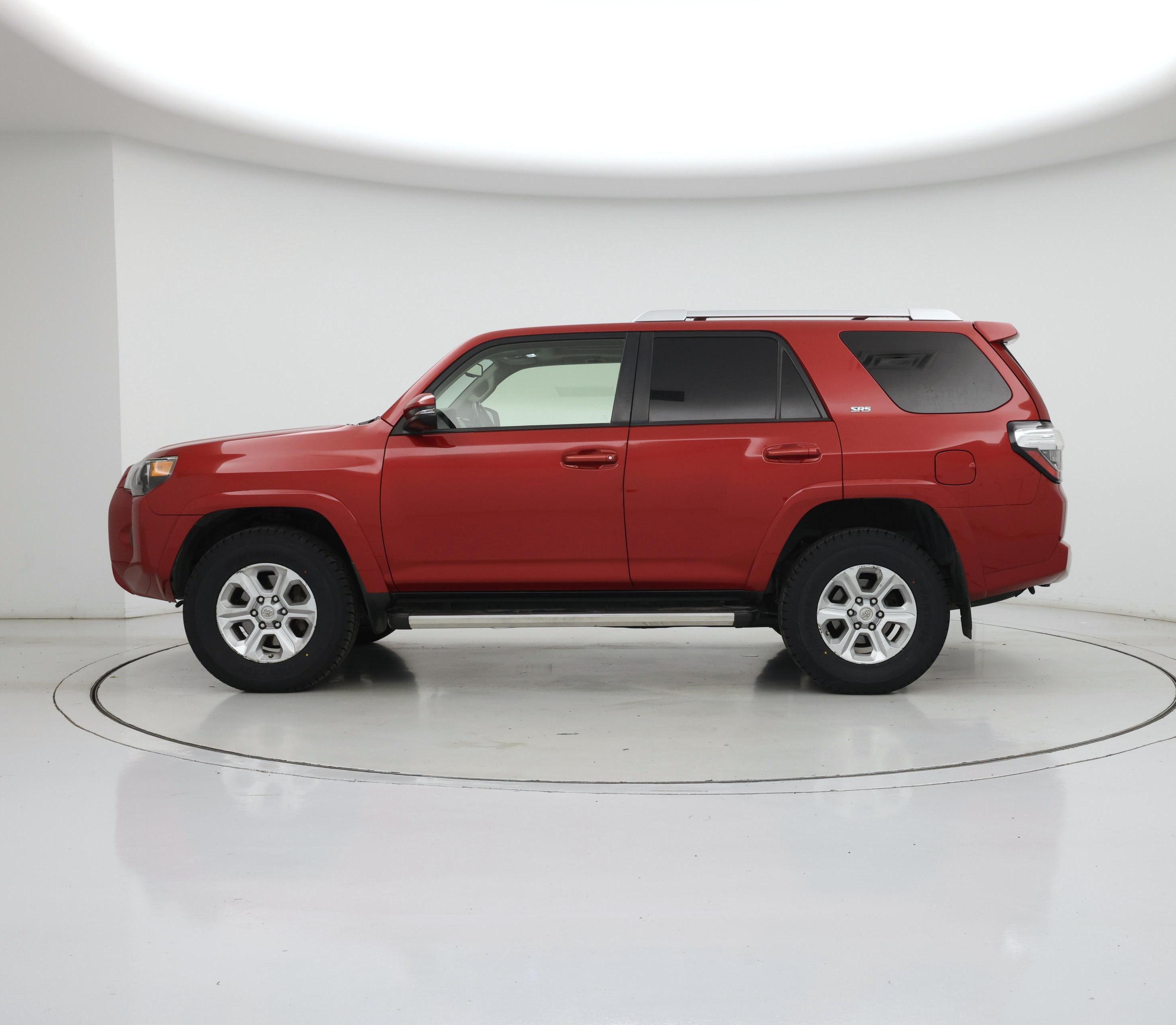 Thumbnail: 2014 Toyota 4Runner - 3