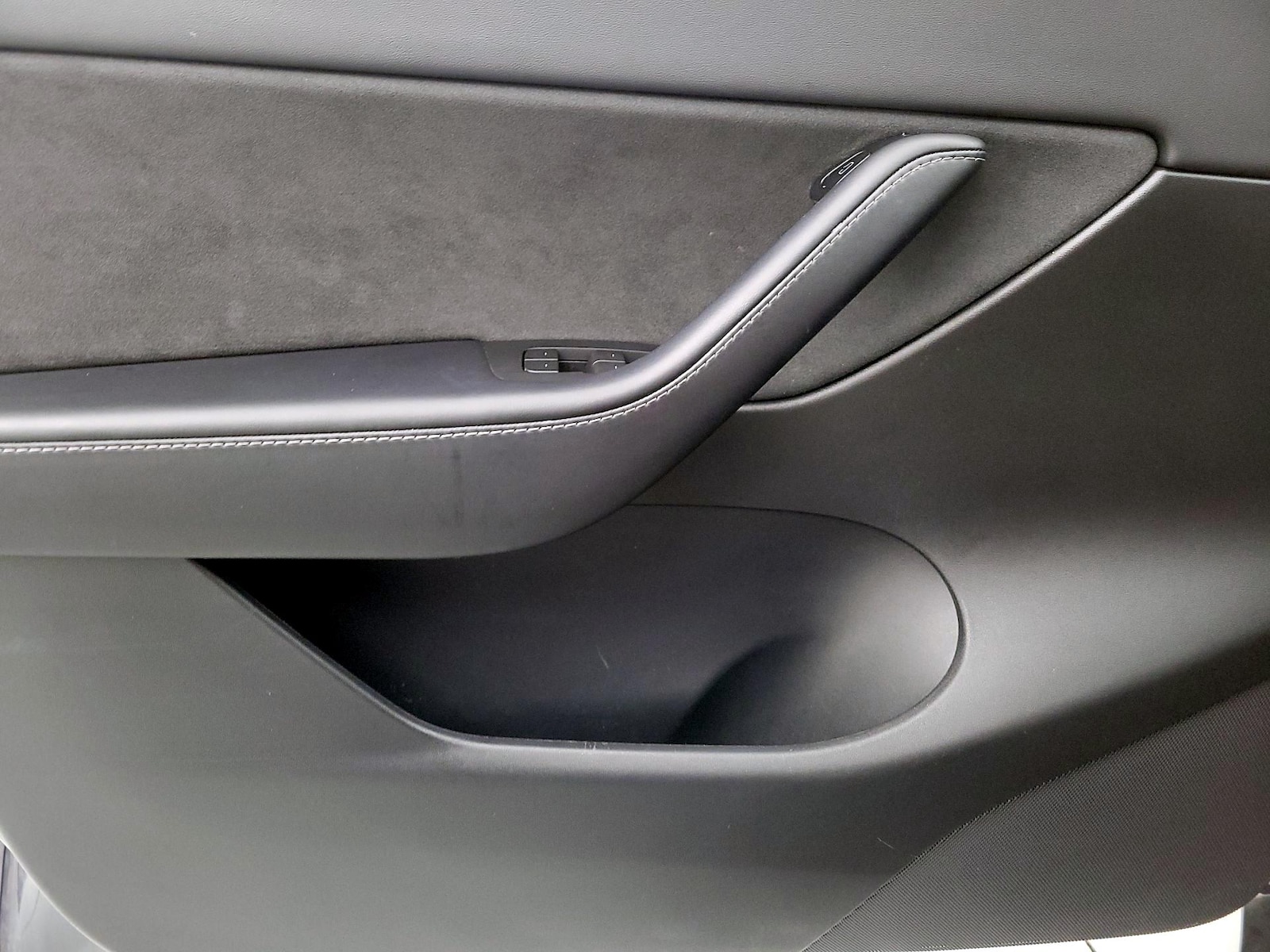 2021 Tesla Model Y Long Range - Photo 13