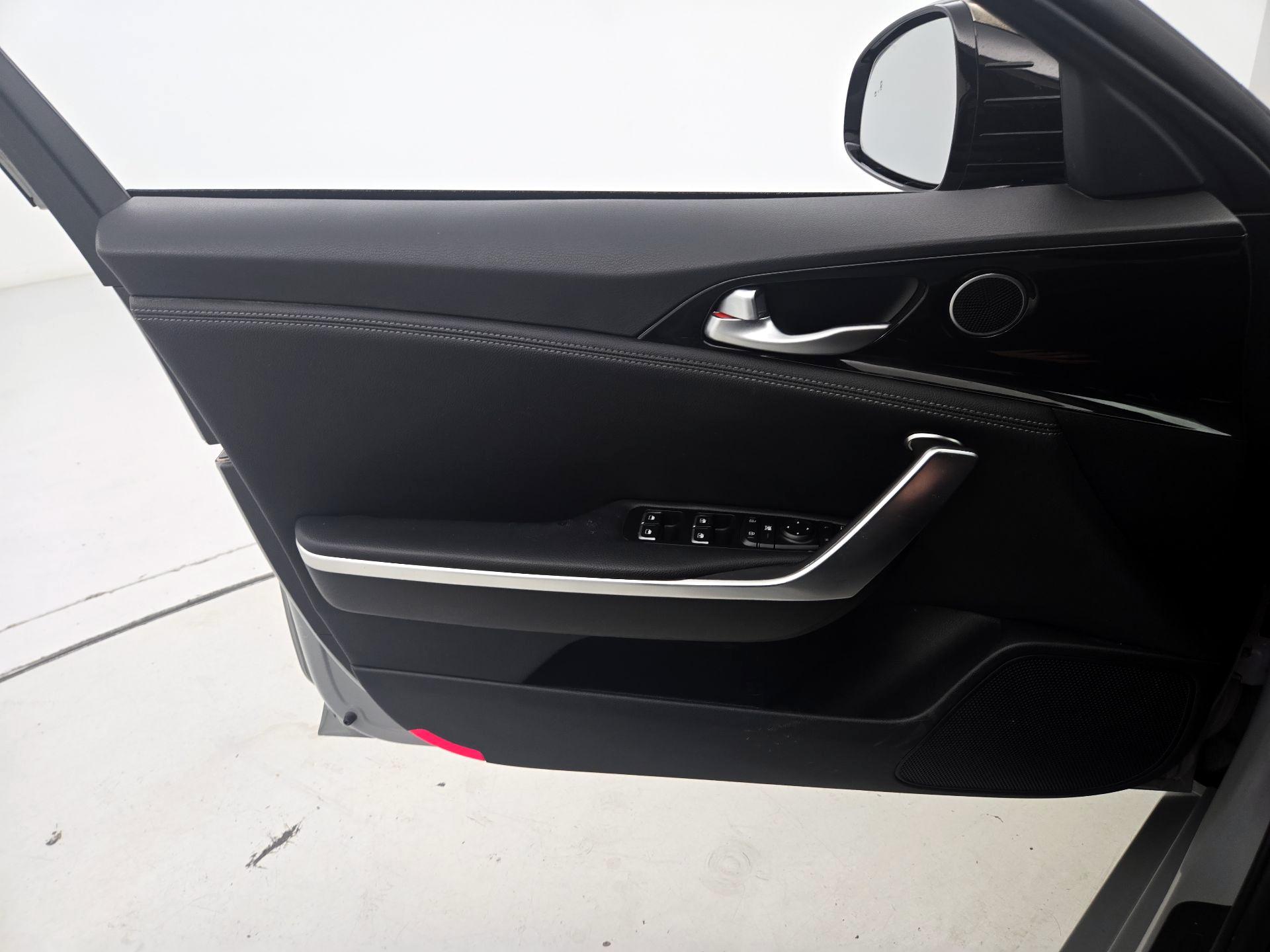 Thumbnail: 2021 Kia Stinger - 12