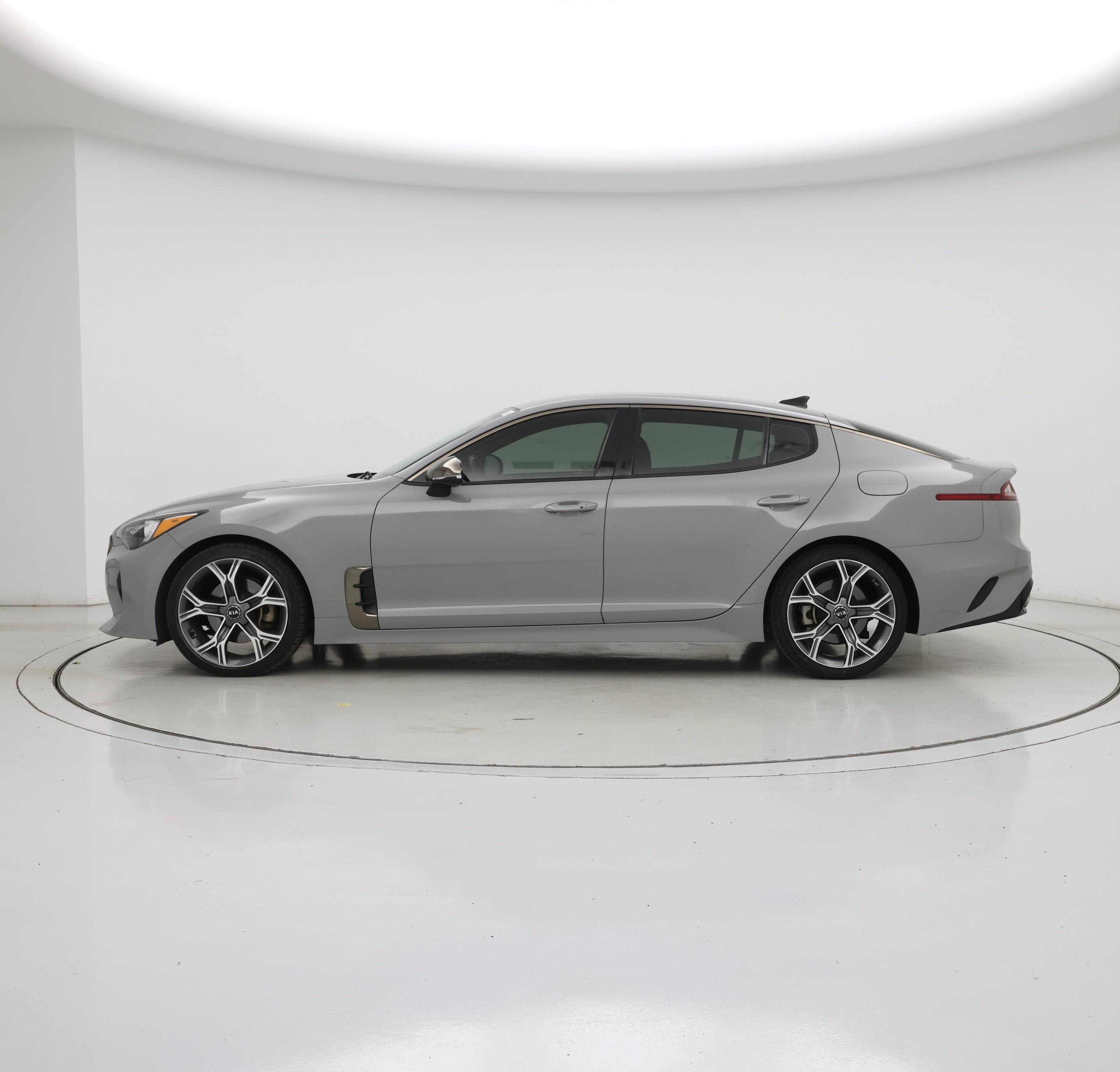 Thumbnail: 2021 Kia Stinger - 3