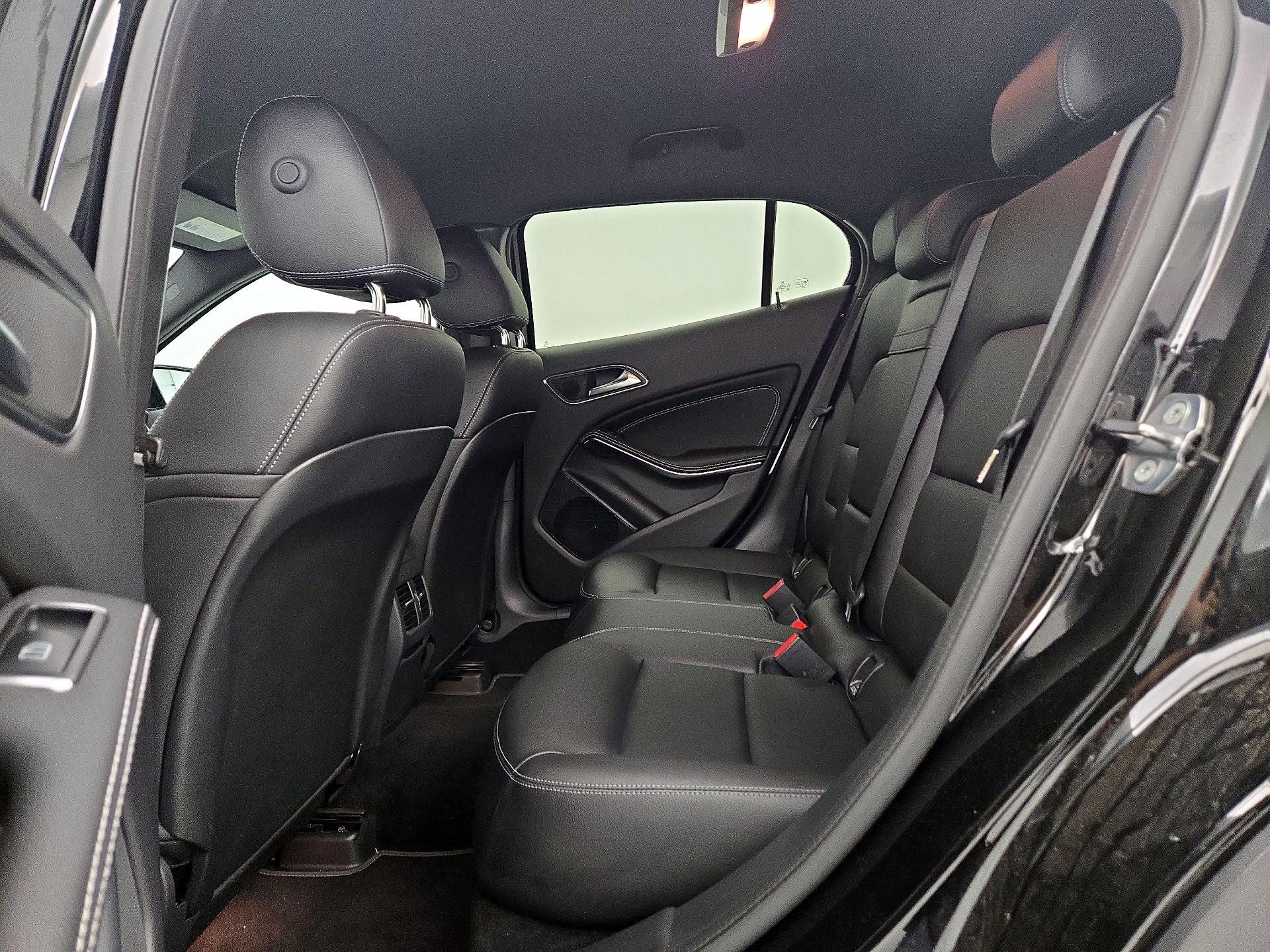 Thumbnail: 2019 Mercedes-Benz GLA - 18