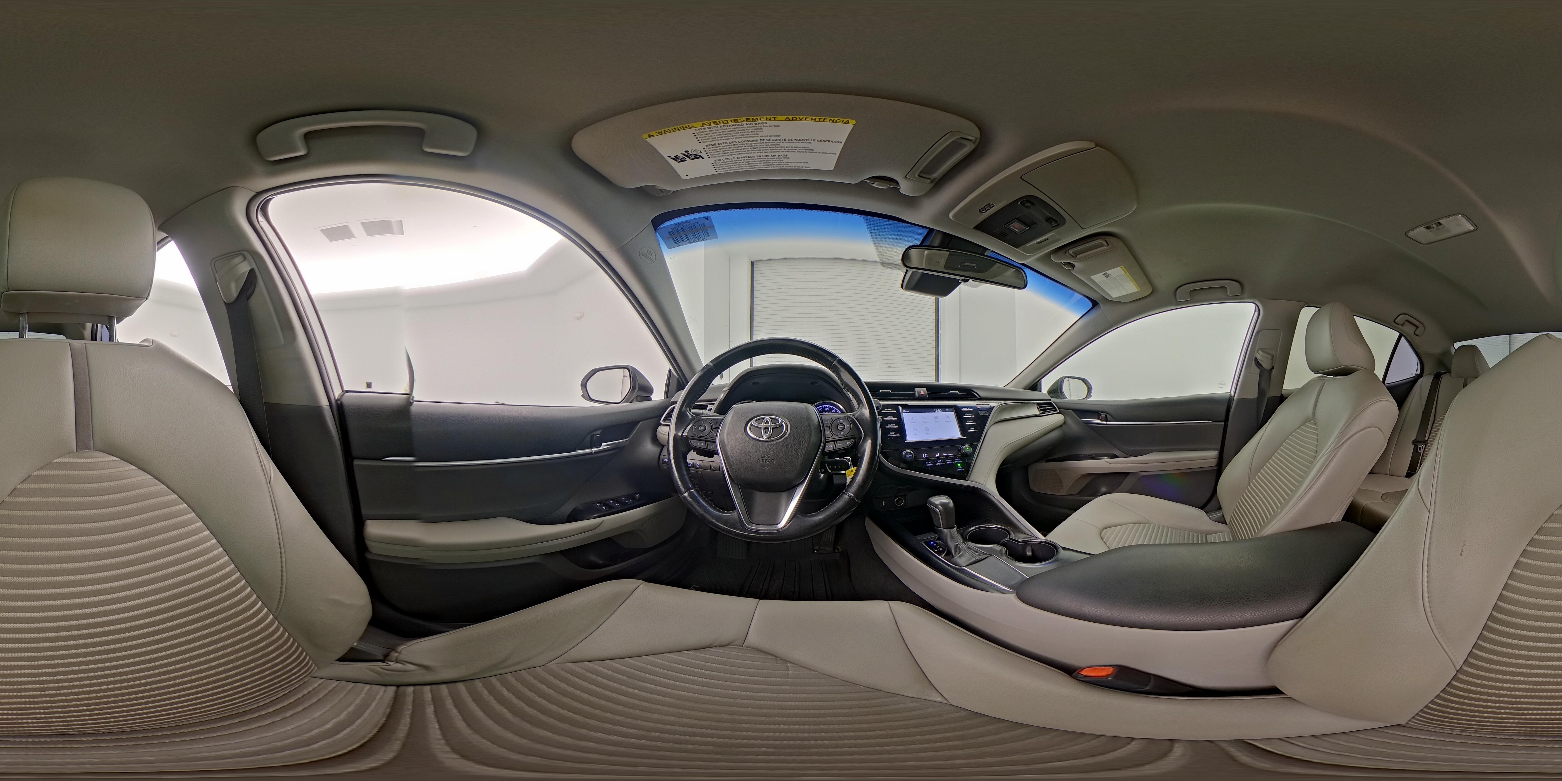 2019 Toyota Camry SE - Photo 24