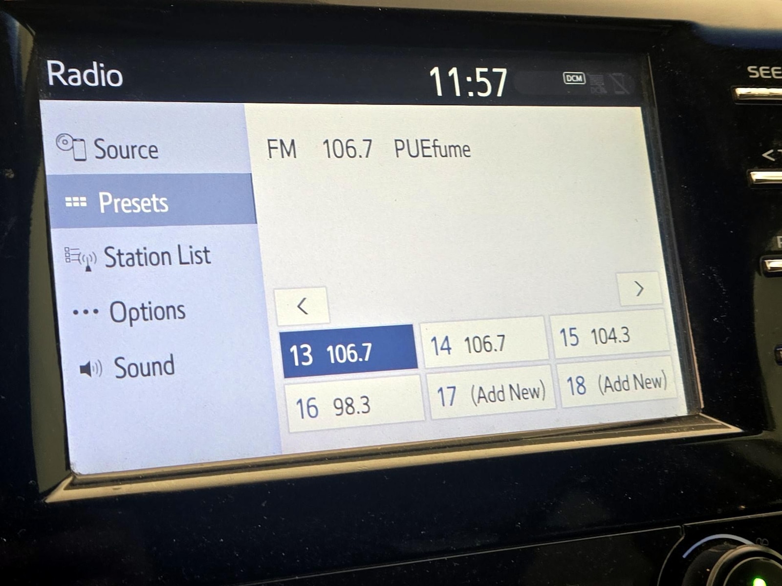 2019 Toyota Camry SE - Photo 14