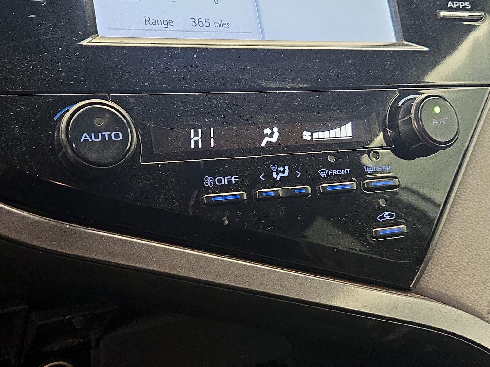 2019 Toyota Camry SE - Photo 15