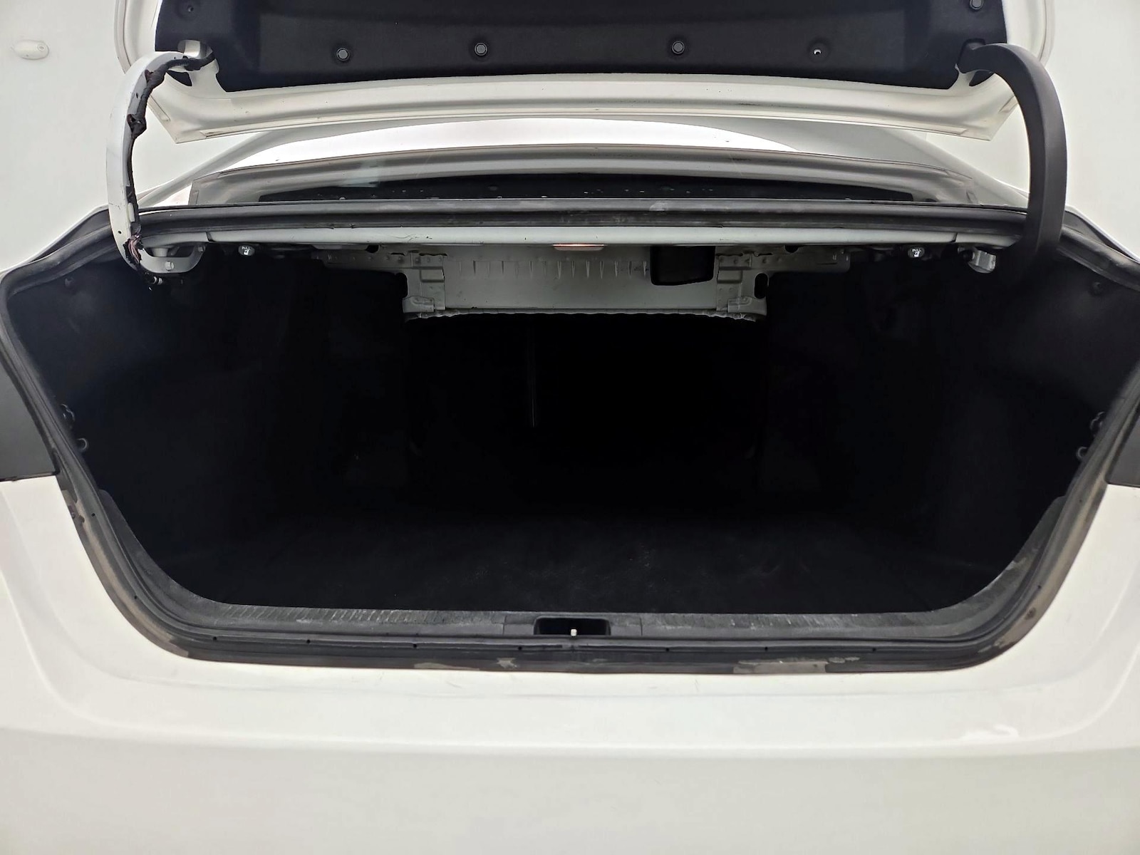2019 Toyota Camry SE - Photo 19