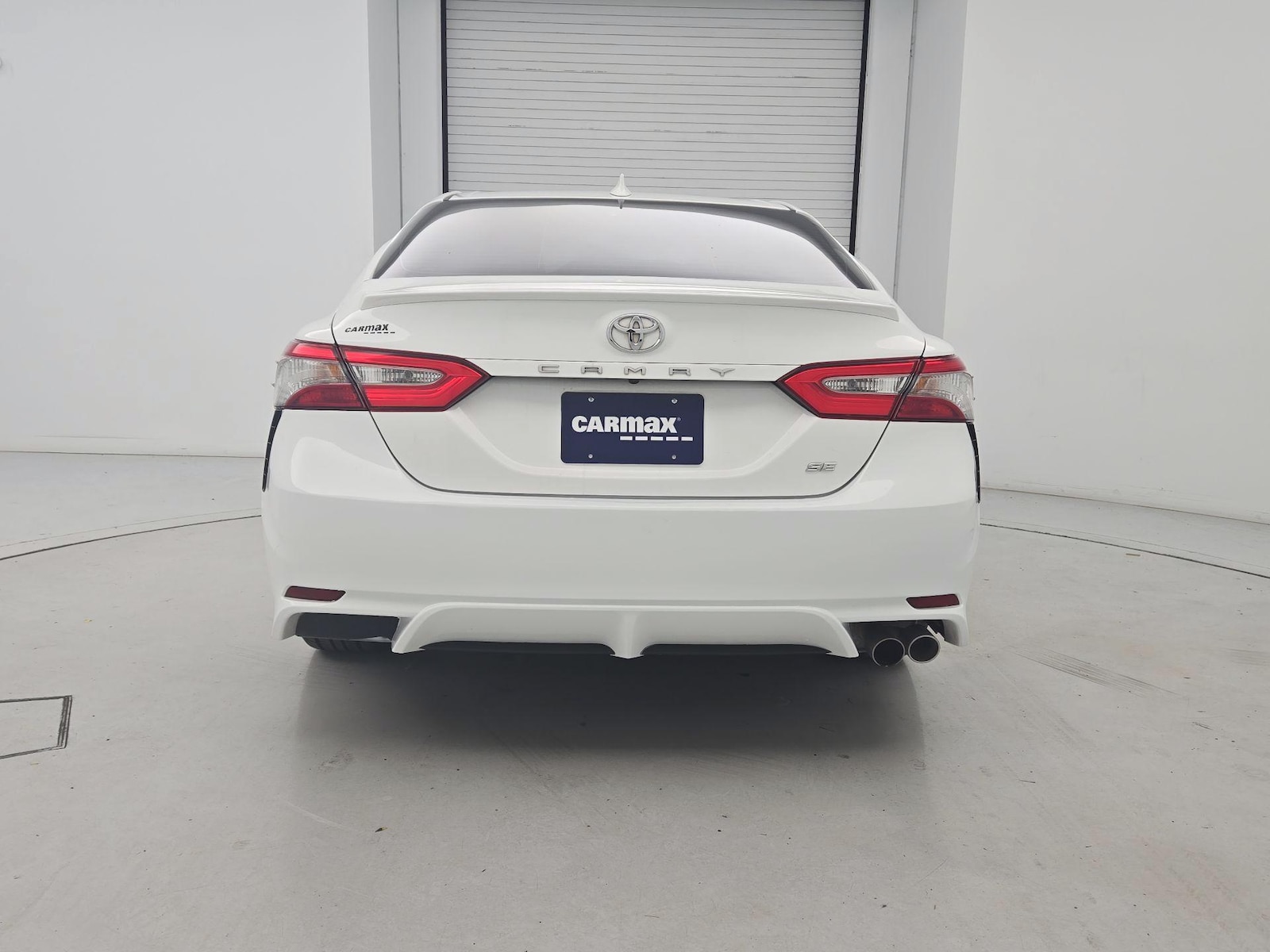 2019 Toyota Camry SE - Photo 6