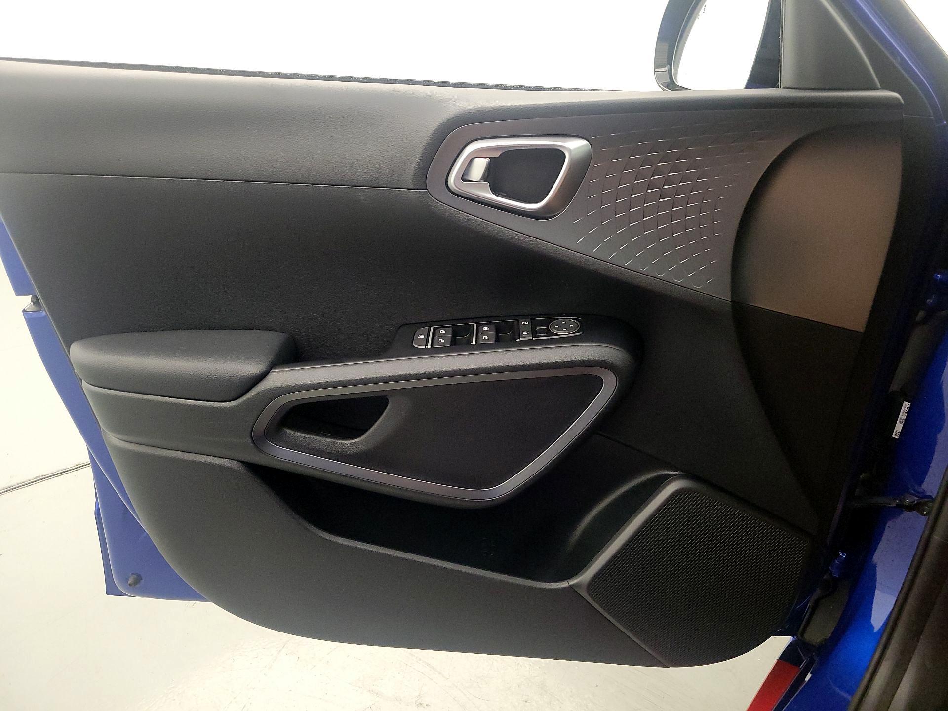 Thumbnail: 2020 Kia Soul - 12