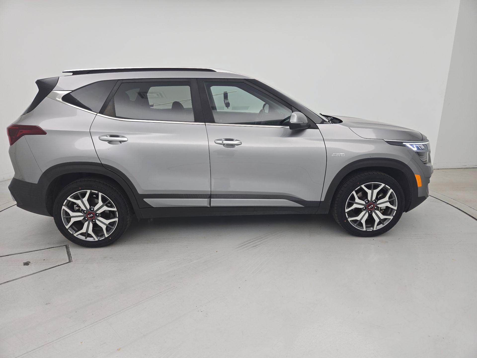 Thumbnail: 2021 Kia Seltos - 4