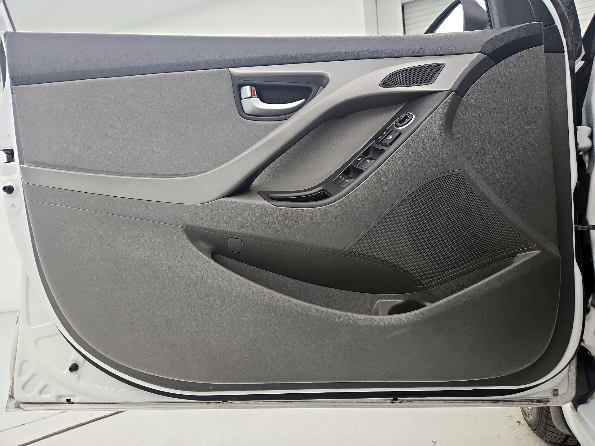 Thumbnail: 2015 Hyundai Elantra - 12