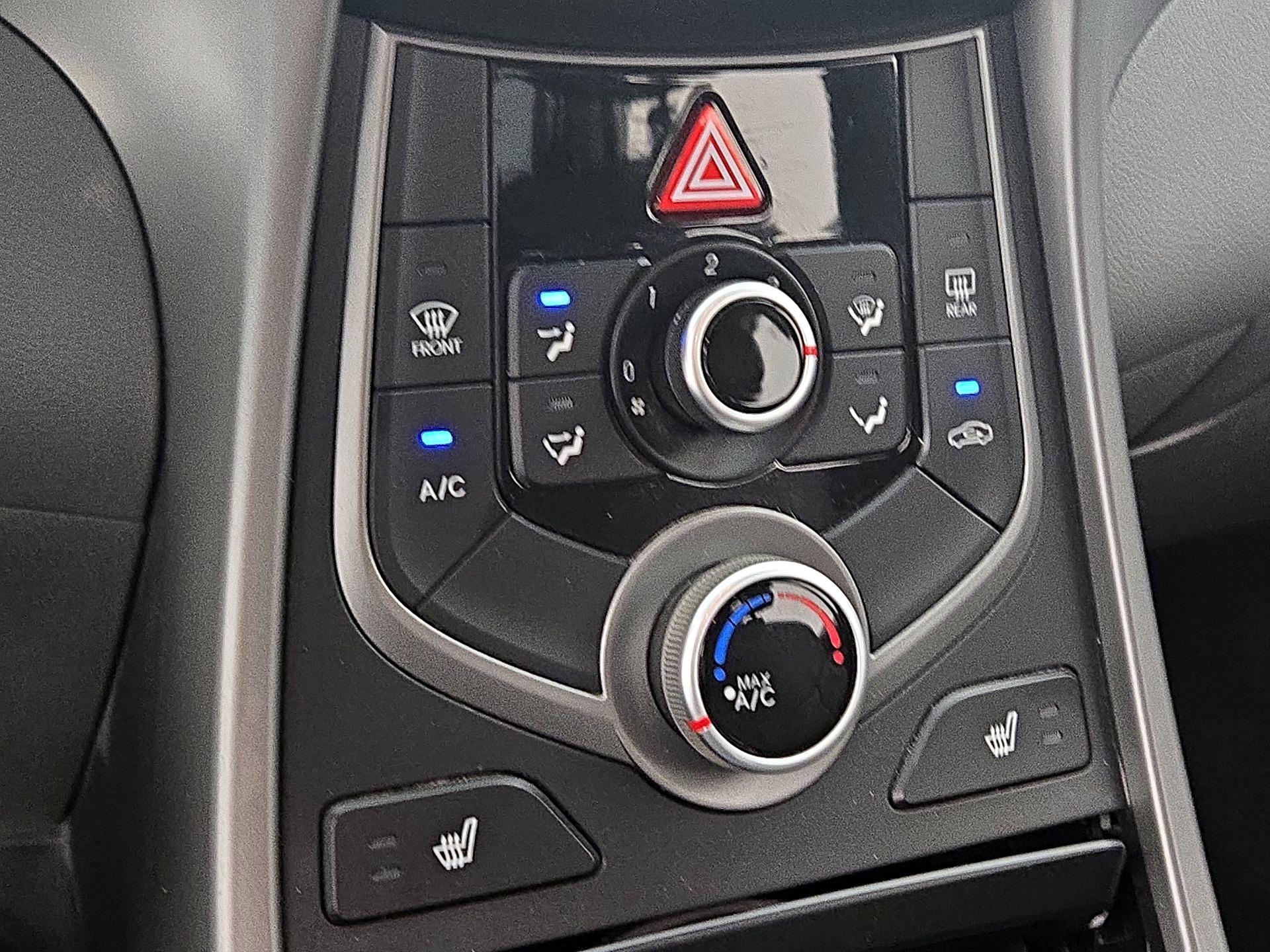 Thumbnail: 2015 Hyundai Elantra - 16