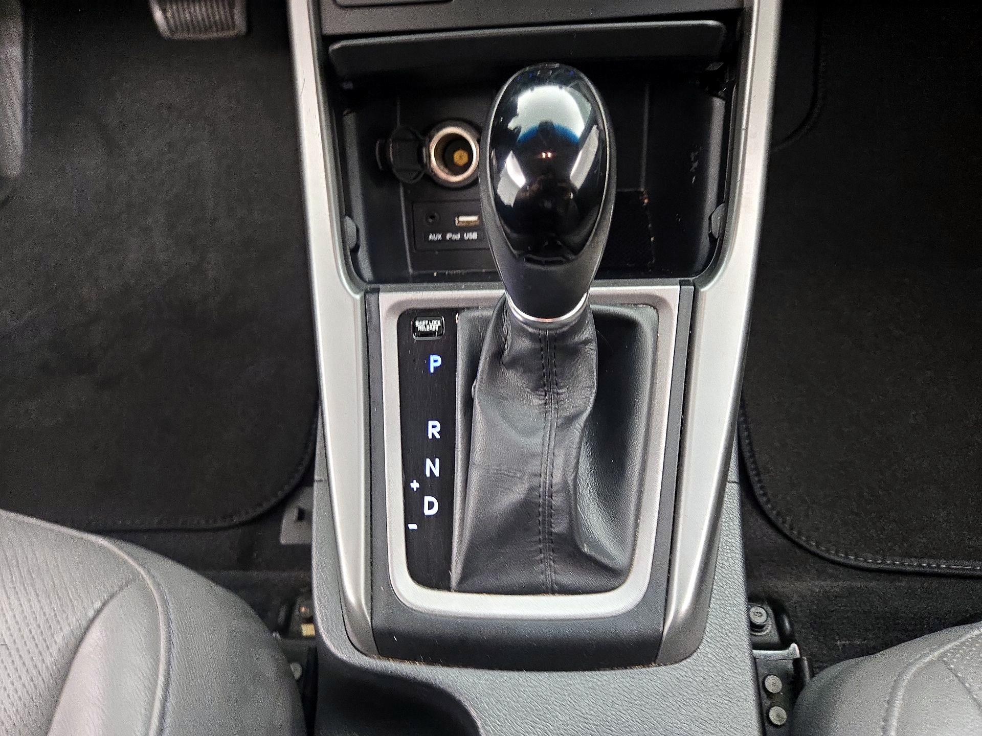 Thumbnail: 2015 Hyundai Elantra - 17