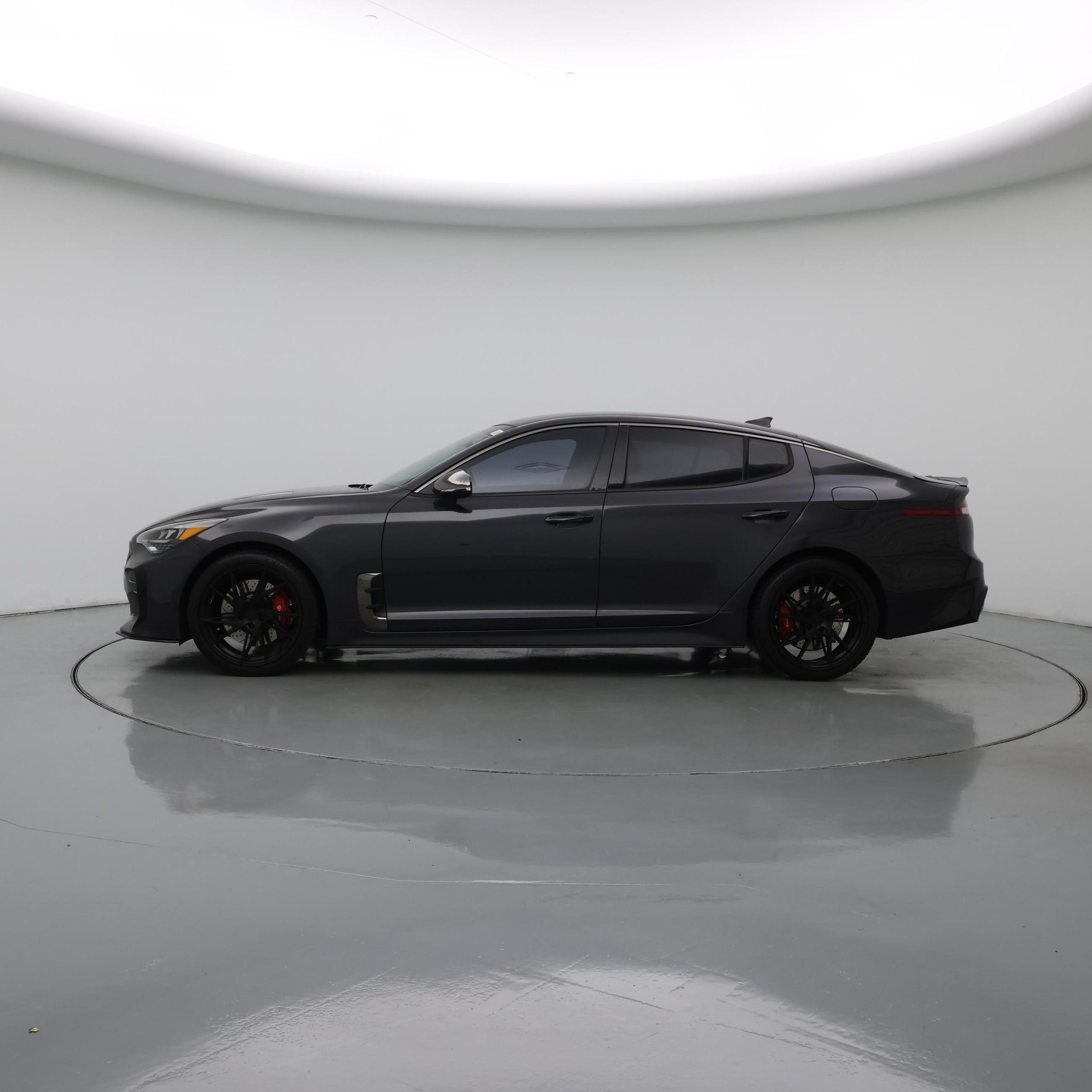 Thumbnail: 2022 Kia Stinger - 3