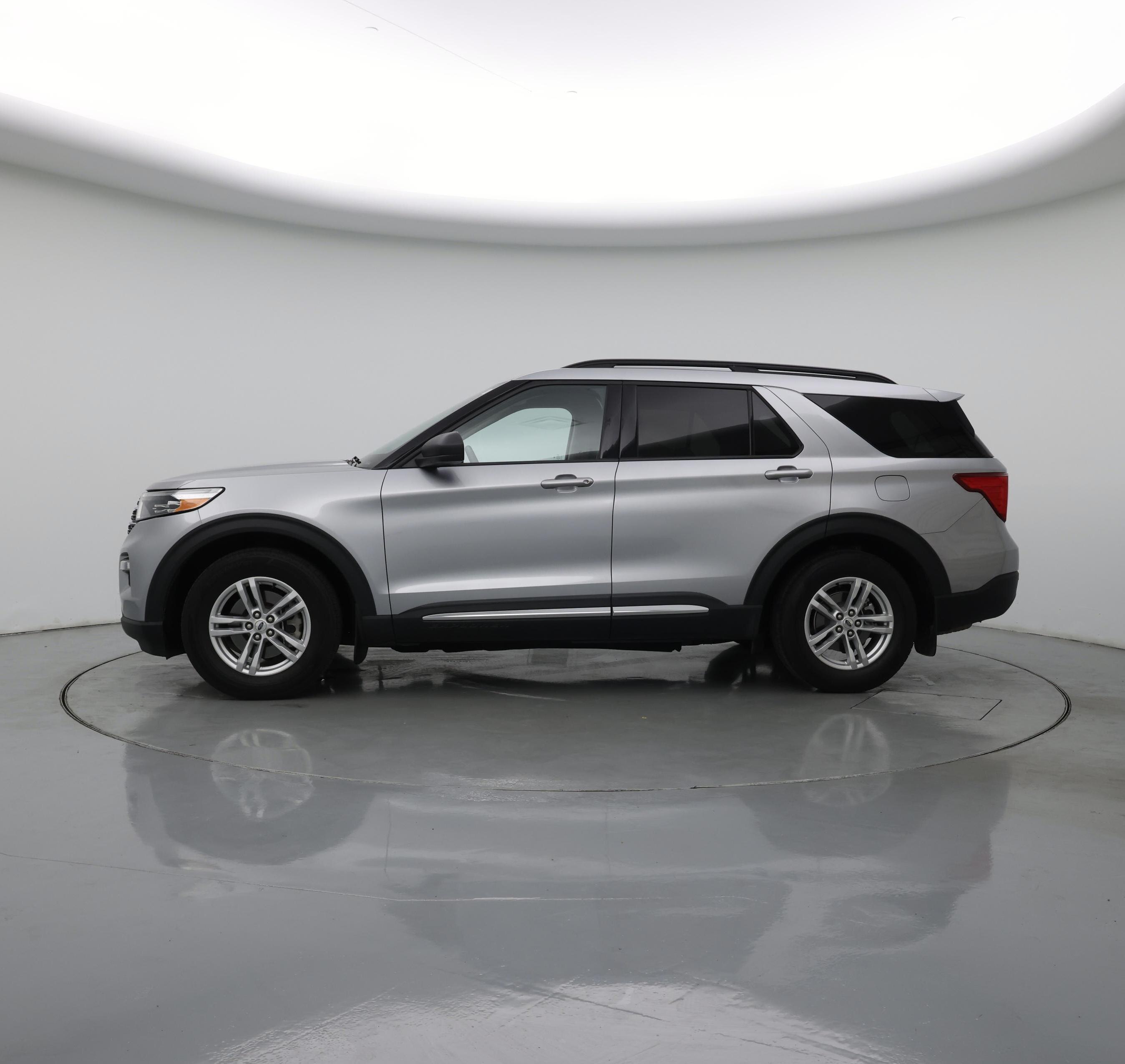 Thumbnail: 2022 Ford Explorer - 3