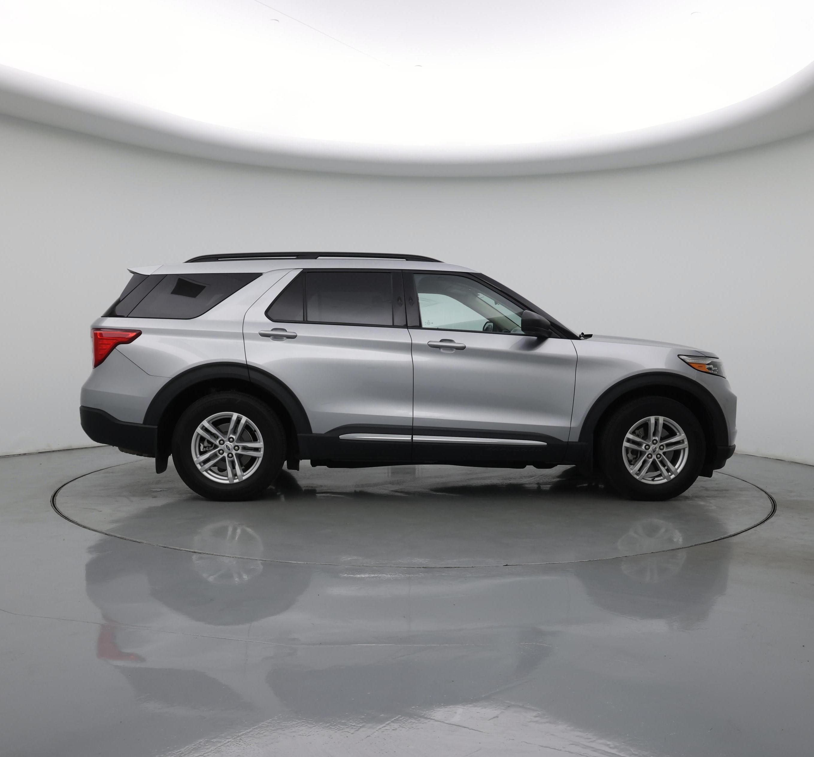 Thumbnail: 2022 Ford Explorer - 7