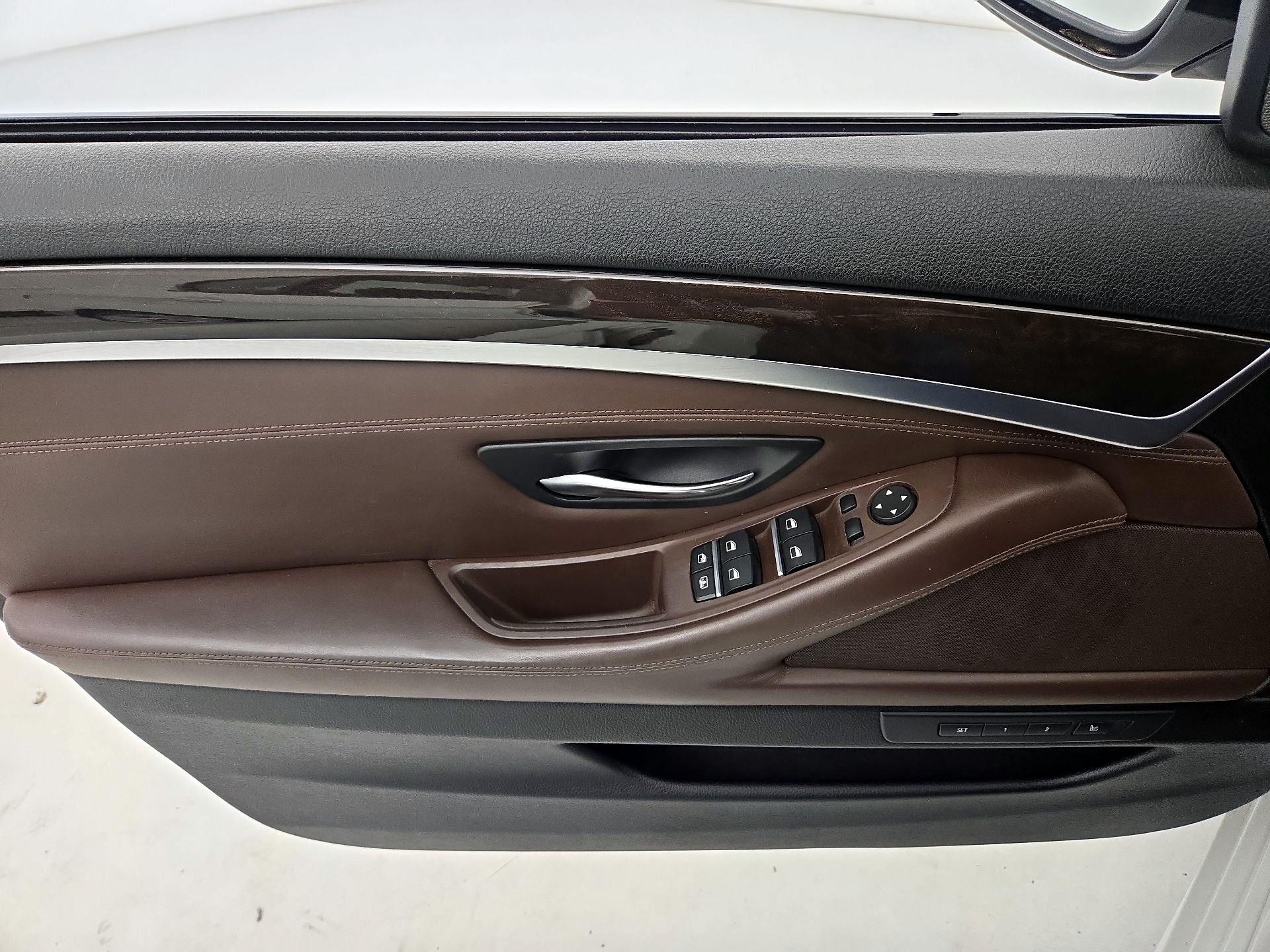 Thumbnail: 2015 BMW 5 Series - 12