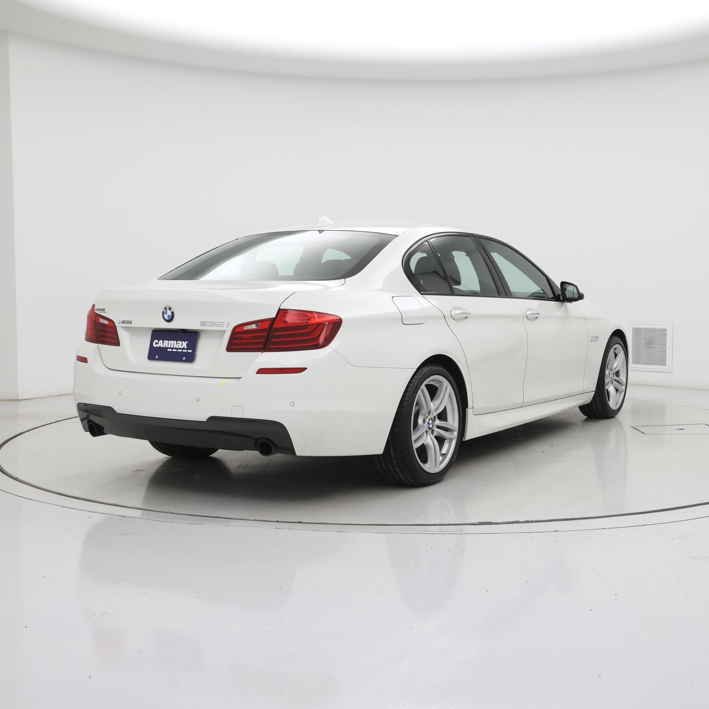 Thumbnail: 2015 BMW 5 Series - 8