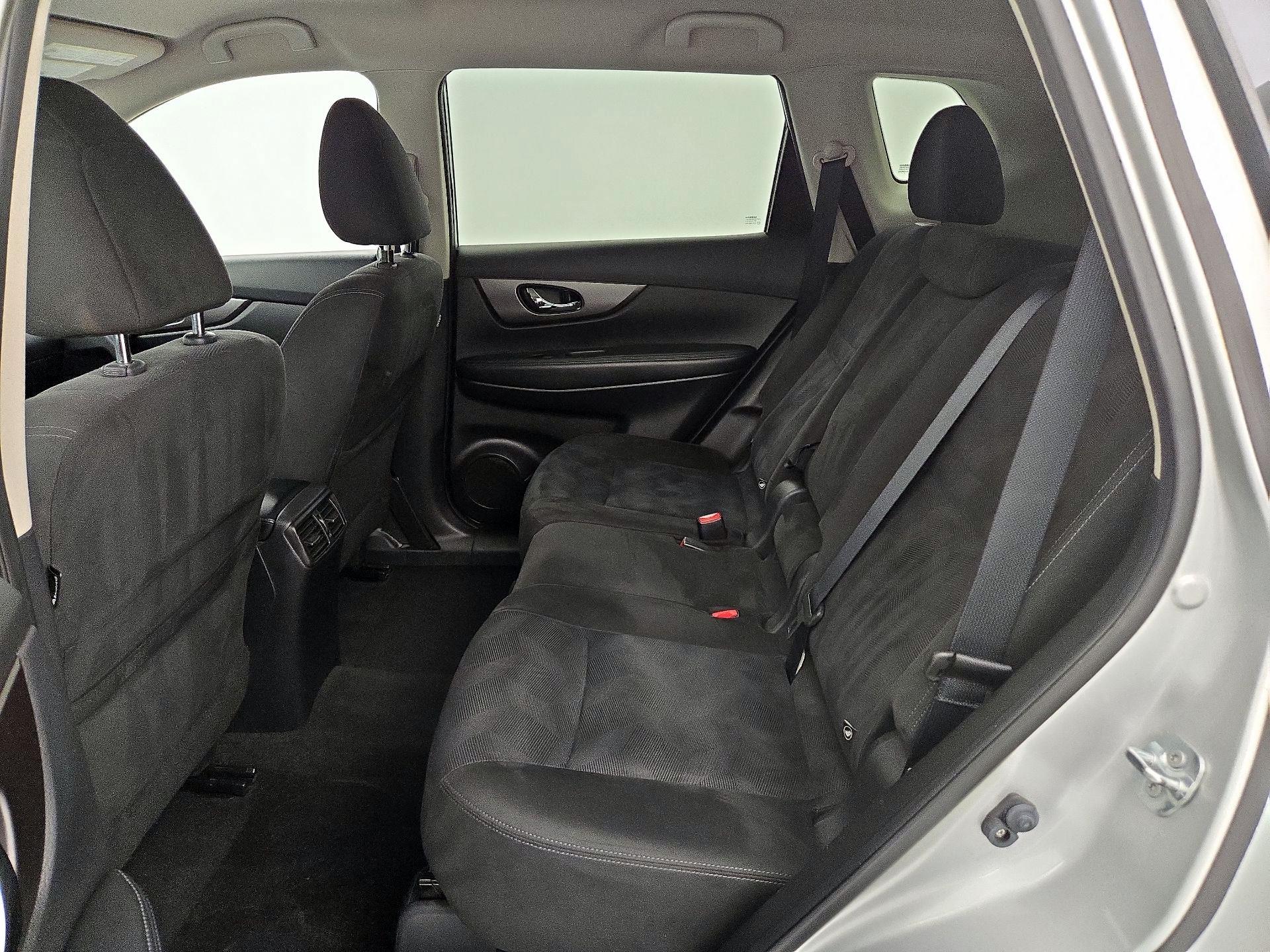 Thumbnail: 2016 Nissan Rogue - 19