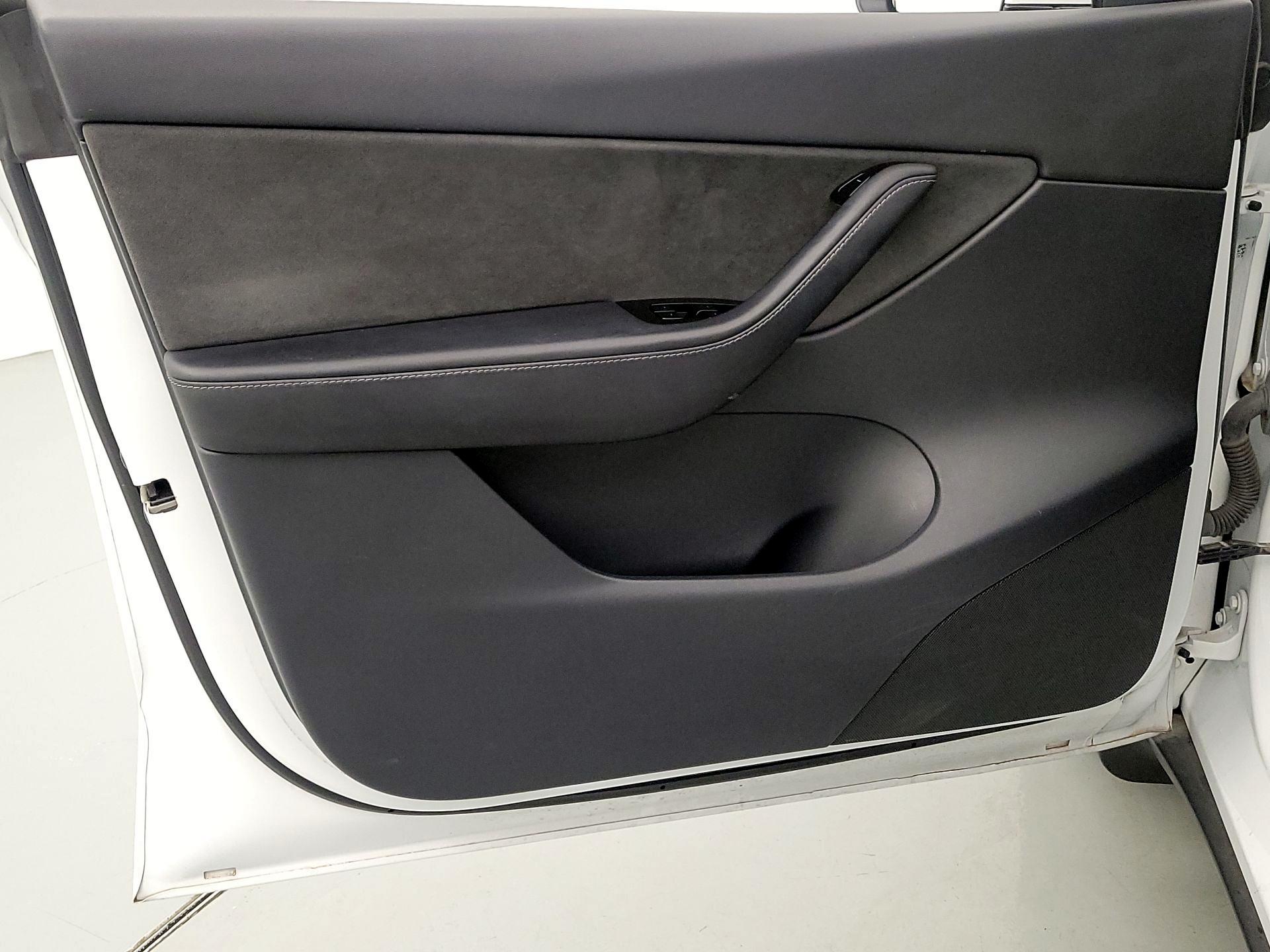 Thumbnail: 2020 Tesla Model Y - 12