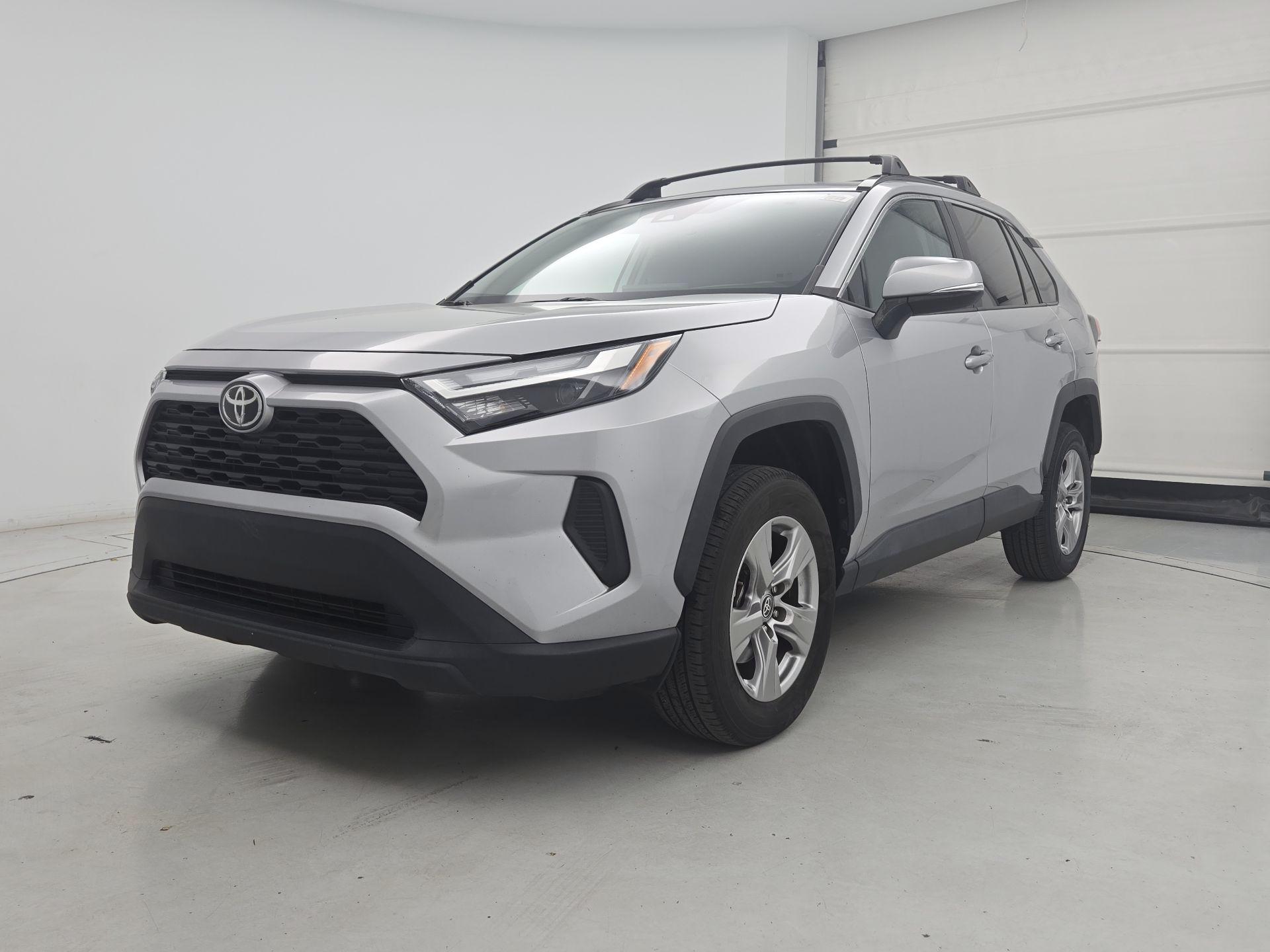 Thumbnail: 2022 Toyota RAV4 - 3