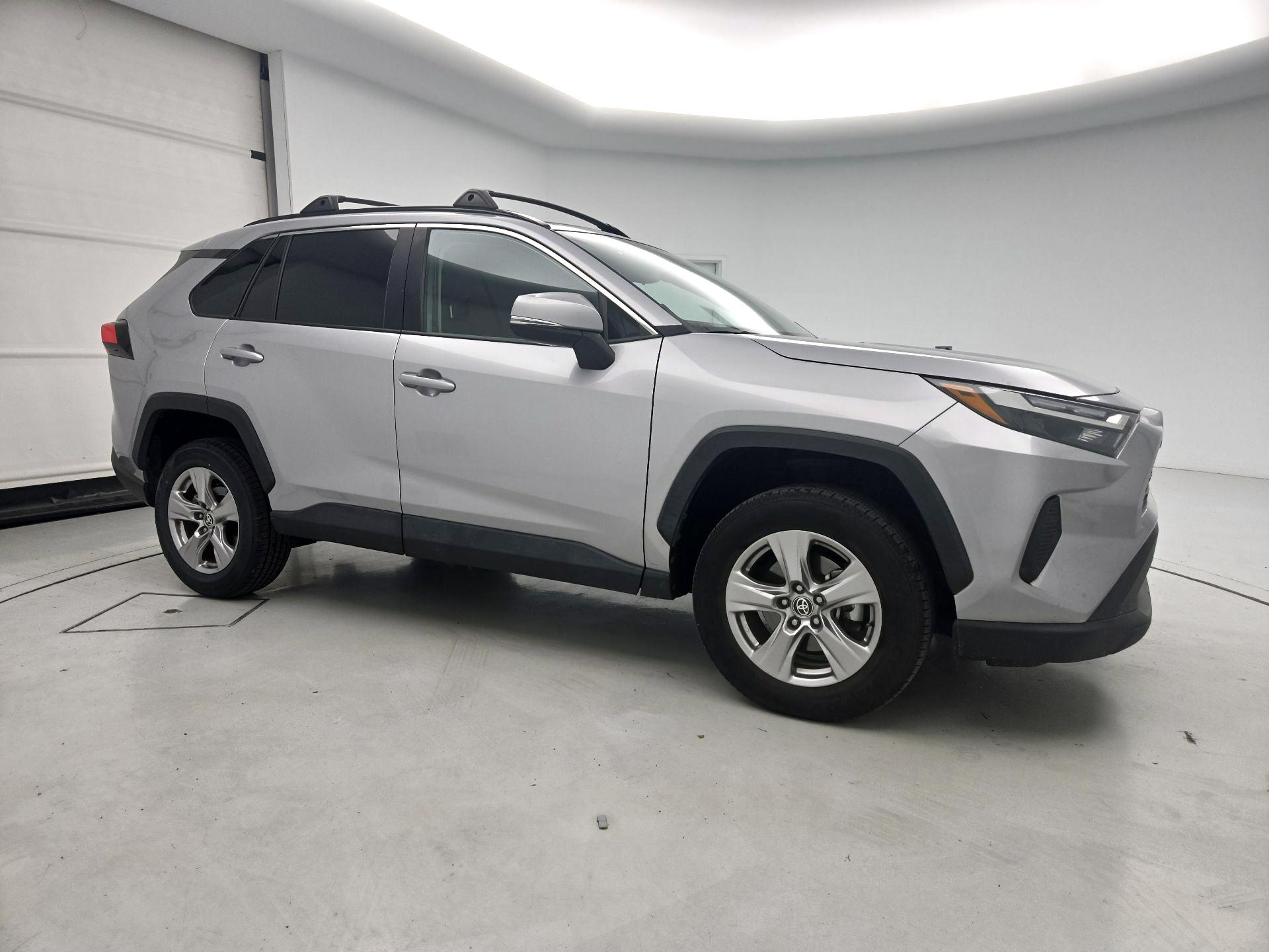 Thumbnail: 2022 Toyota RAV4 - 4