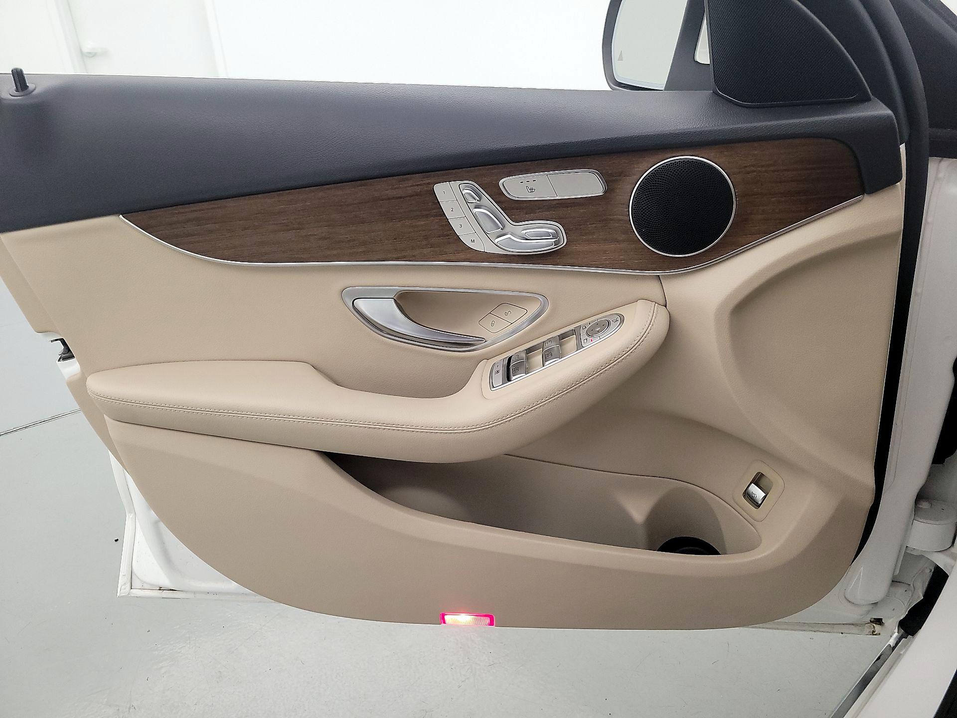 Thumbnail: 2021 Mercedes-Benz C-Class - 12