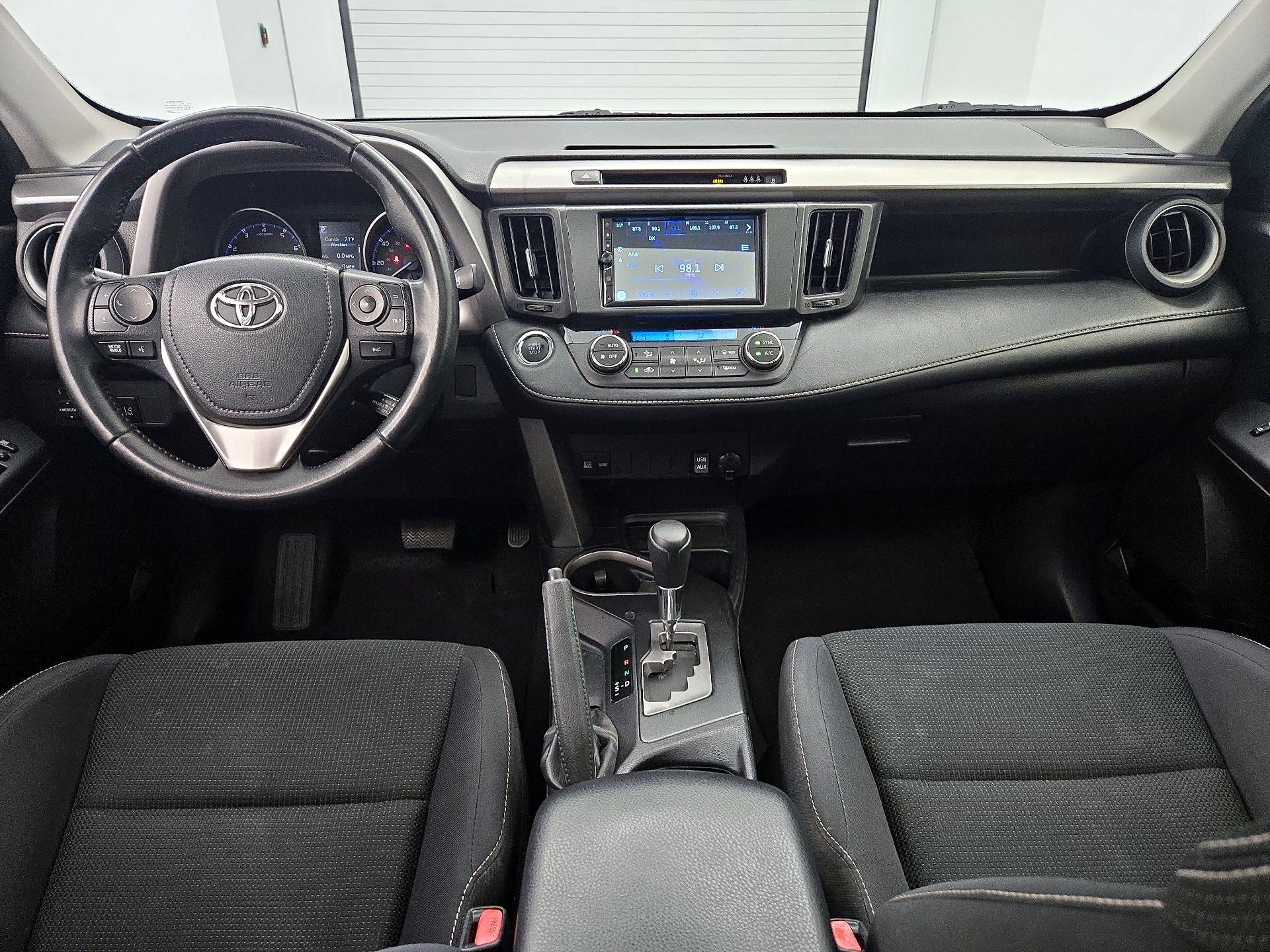Thumbnail: 2017 Toyota RAV4 - 9